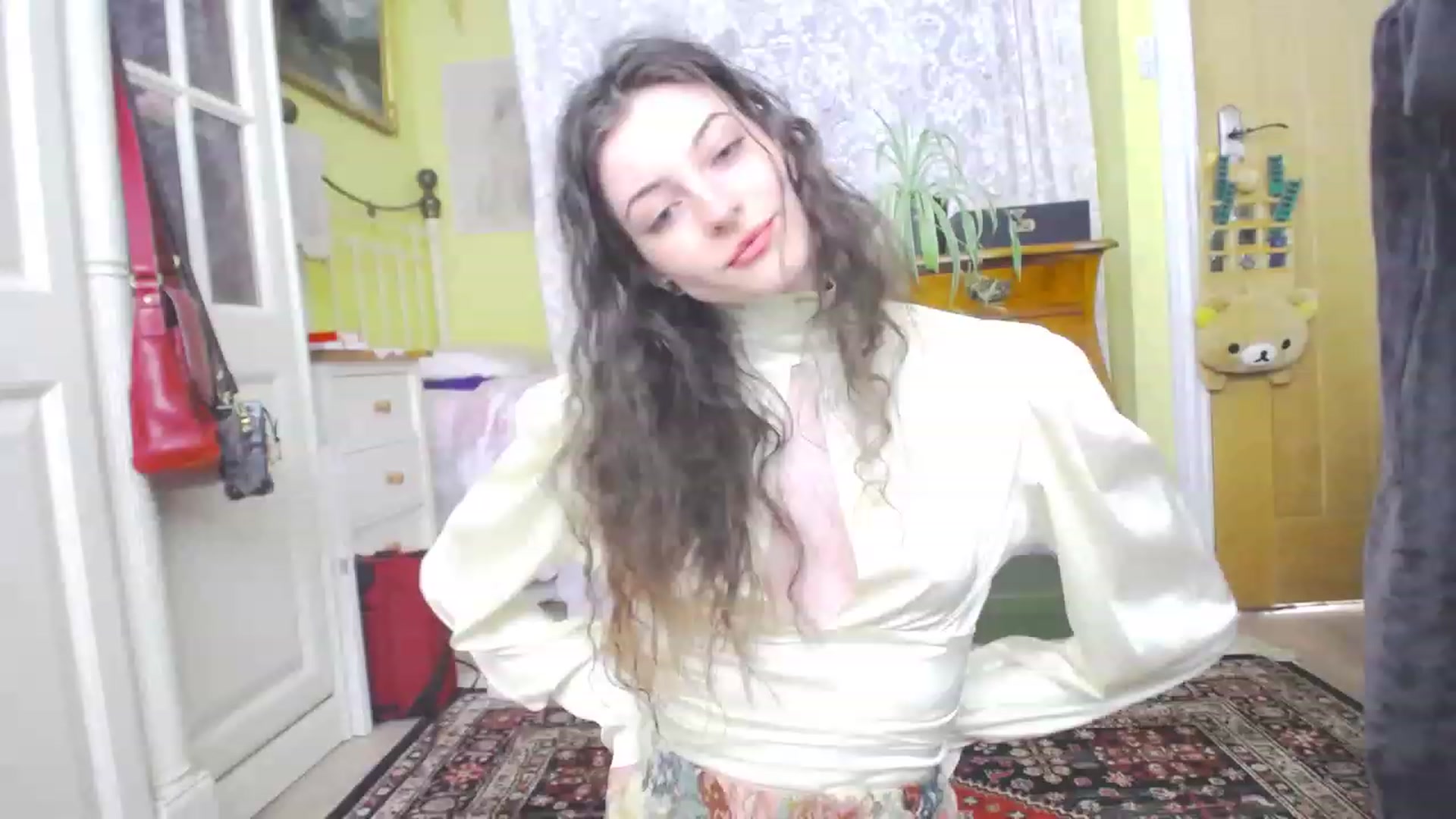 Gallery image thumbnail from viola__'s myfreecams stream on, 06/01/2023, 14:52 image 13 of 20