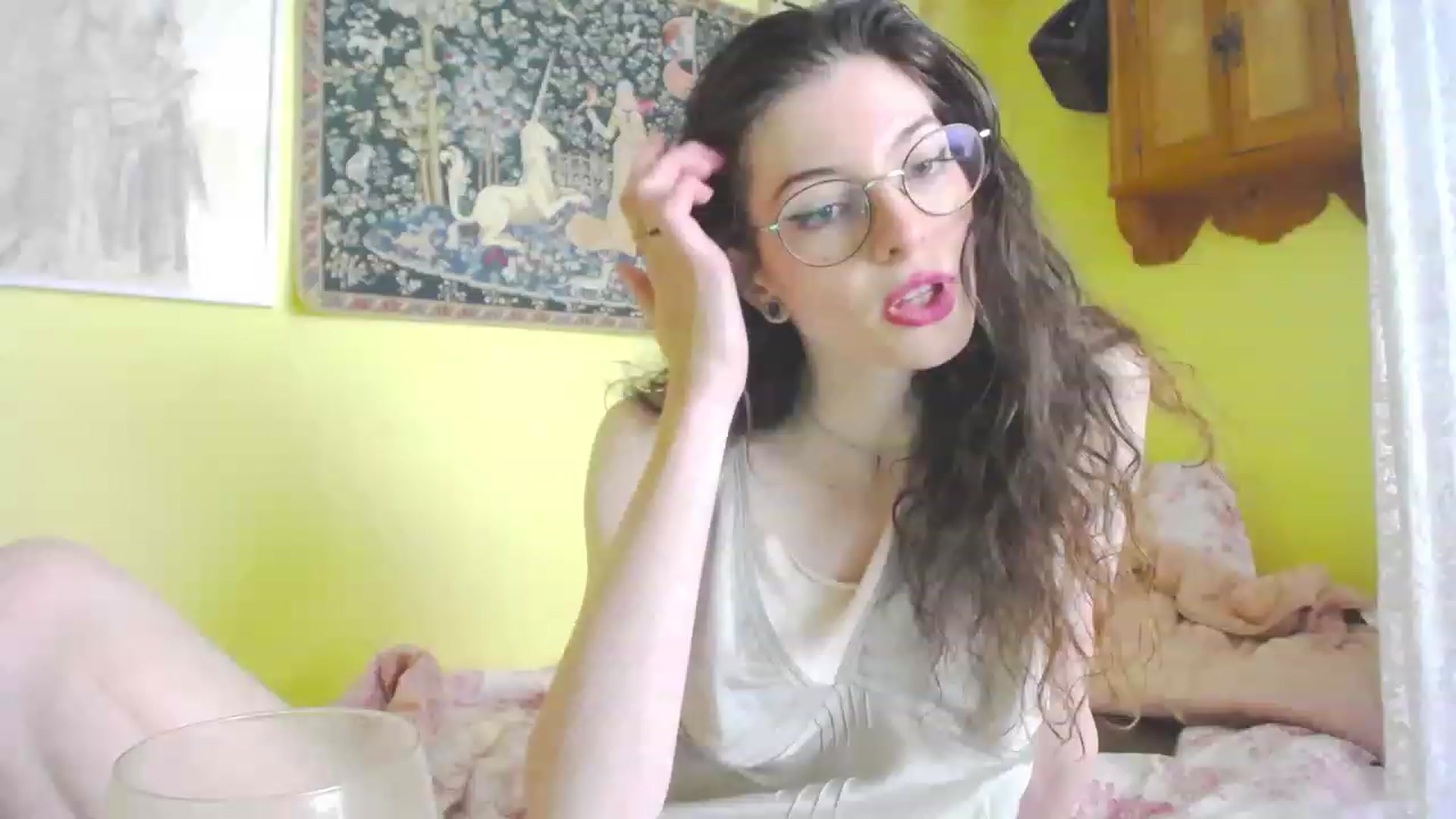 Gallery image thumbnail from viola__'s myfreecams stream on, 06/02/2023, 11:19 image 5 of 20