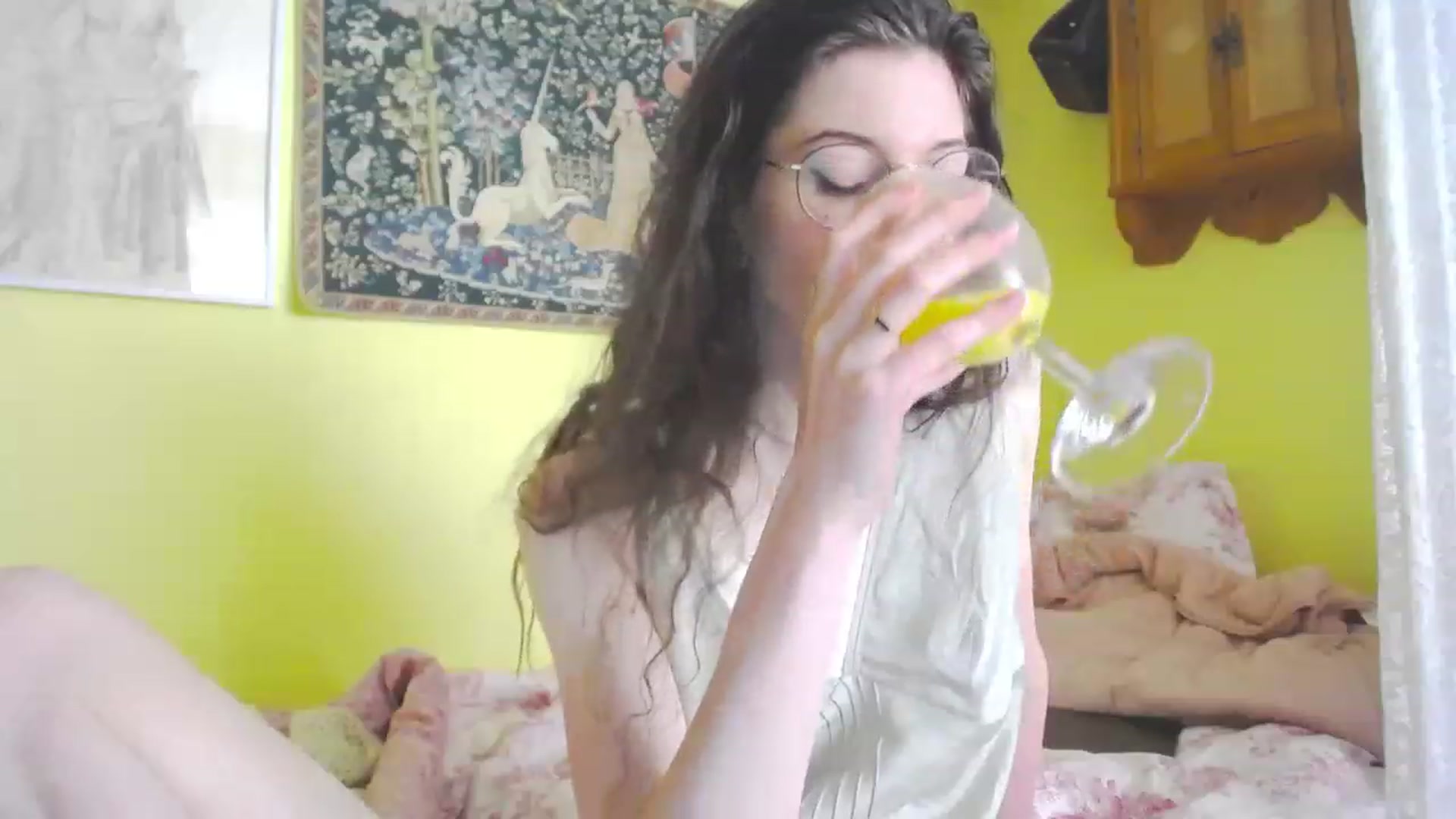 Gallery image thumbnail from viola__'s myfreecams stream on, 06/02/2023, 11:19 image 9 of 20