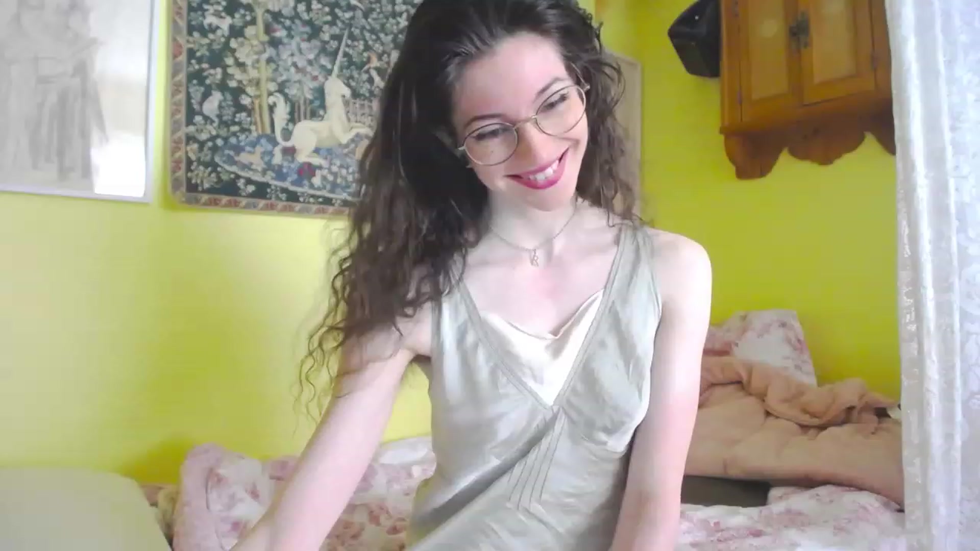 Gallery image thumbnail from viola__'s myfreecams stream on, 06/02/2023, 11:19 image 1 of 20
