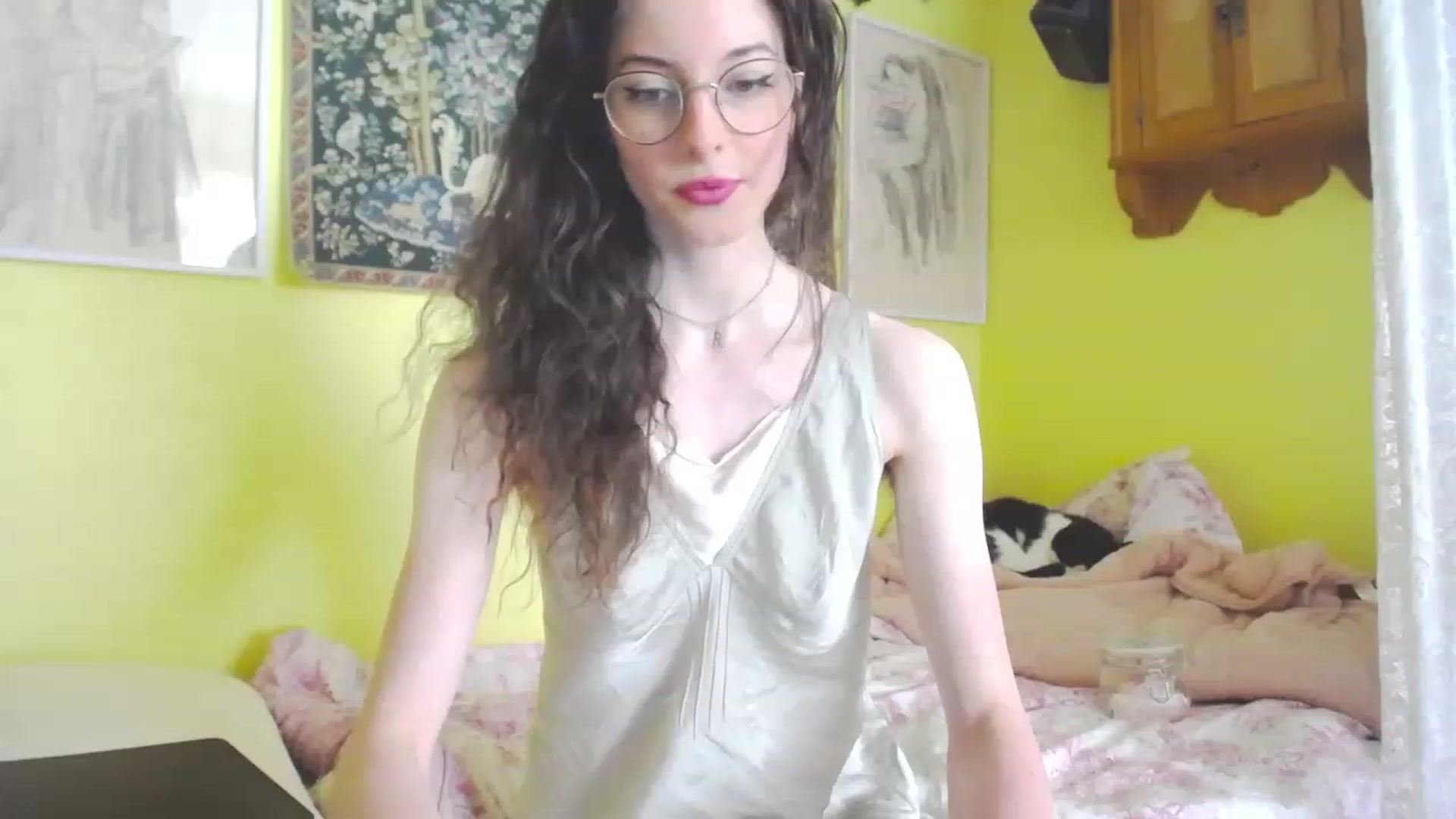 Gallery image thumbnail from viola__'s myfreecams stream on, 06/02/2023, 12:55 image 5 of 20