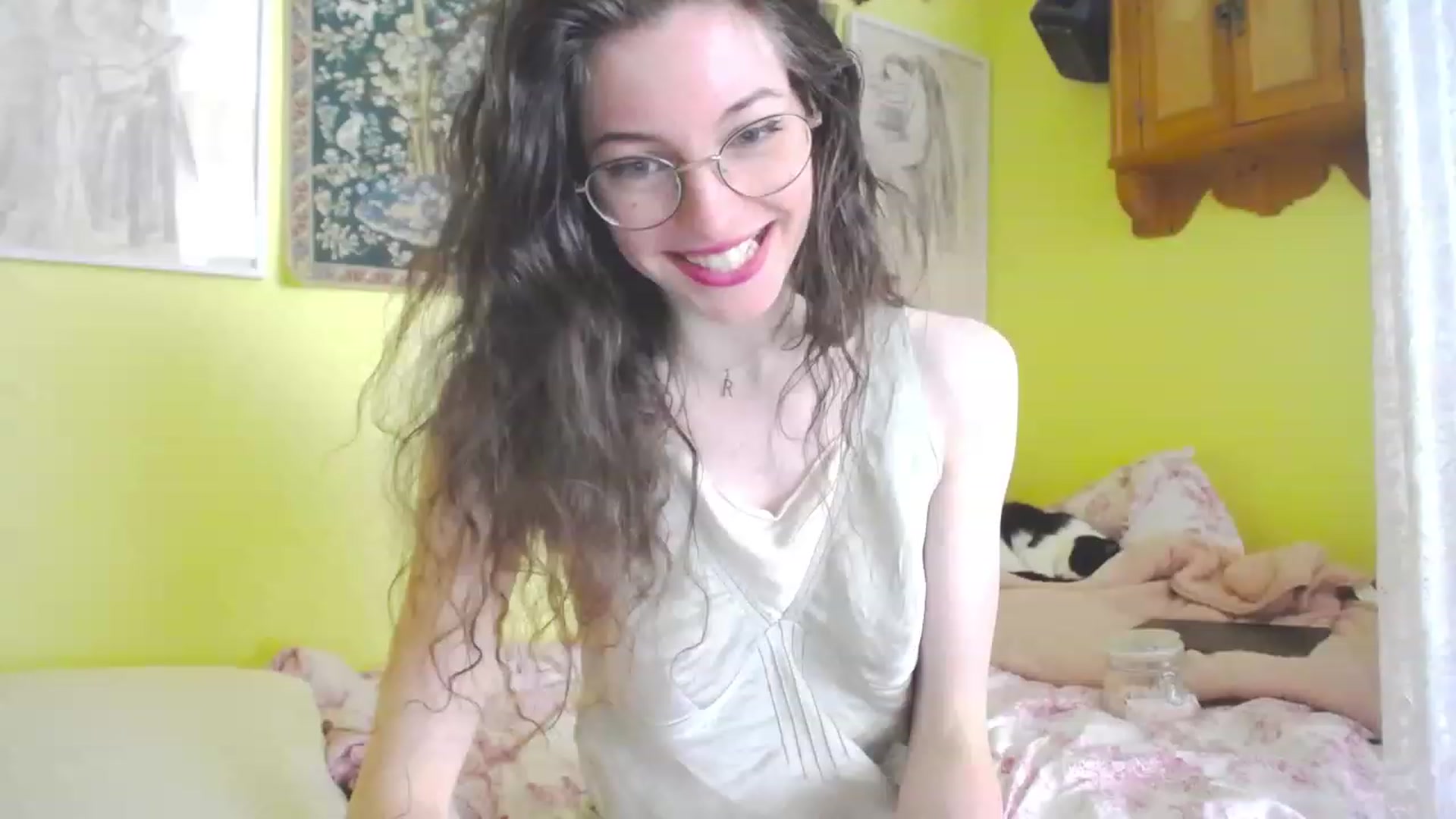 Gallery image thumbnail from viola__'s myfreecams stream on, 06/02/2023, 12:55 image 10 of 20