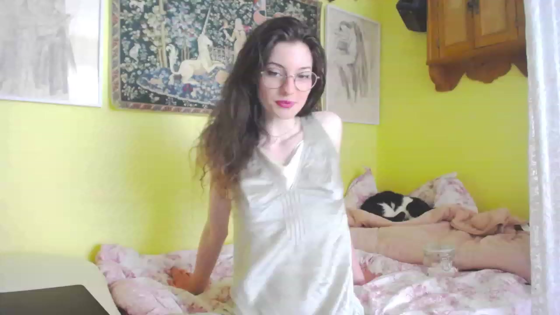 Gallery image thumbnail from viola__'s myfreecams stream on, 06/02/2023, 12:55 image 1 of 20