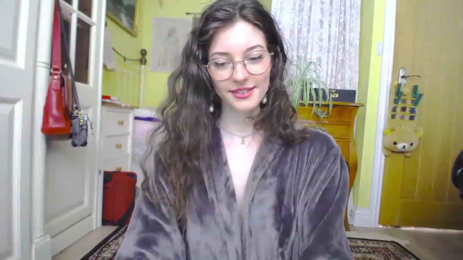 Gallery image thumbnail from viola__'s myfreecams stream on, 06/07/2023, 13:27 image 14 of 20