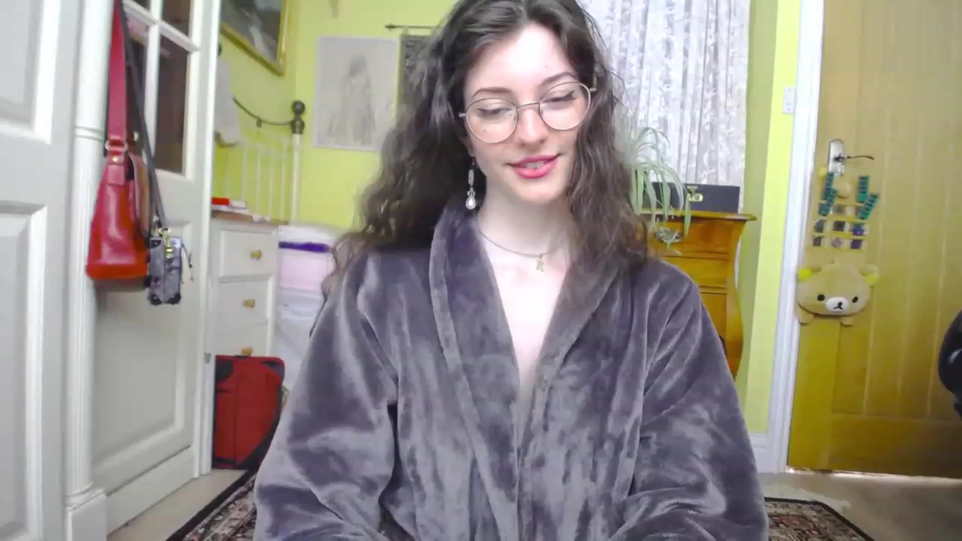 Gallery image thumbnail from viola__'s myfreecams stream on, 06/07/2023, 13:27 image 11 of 20