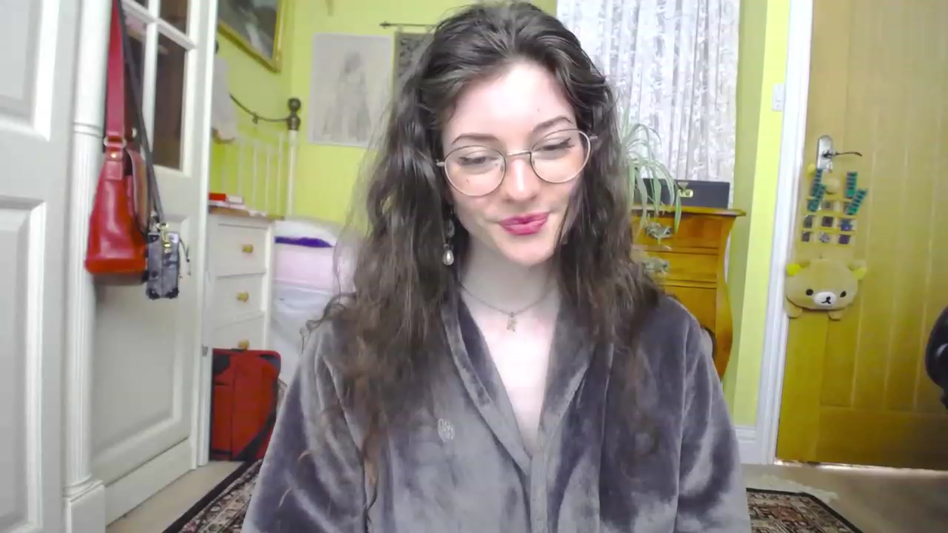 Gallery image thumbnail from viola__'s myfreecams stream on, 06/07/2023, 13:27 image 18 of 20