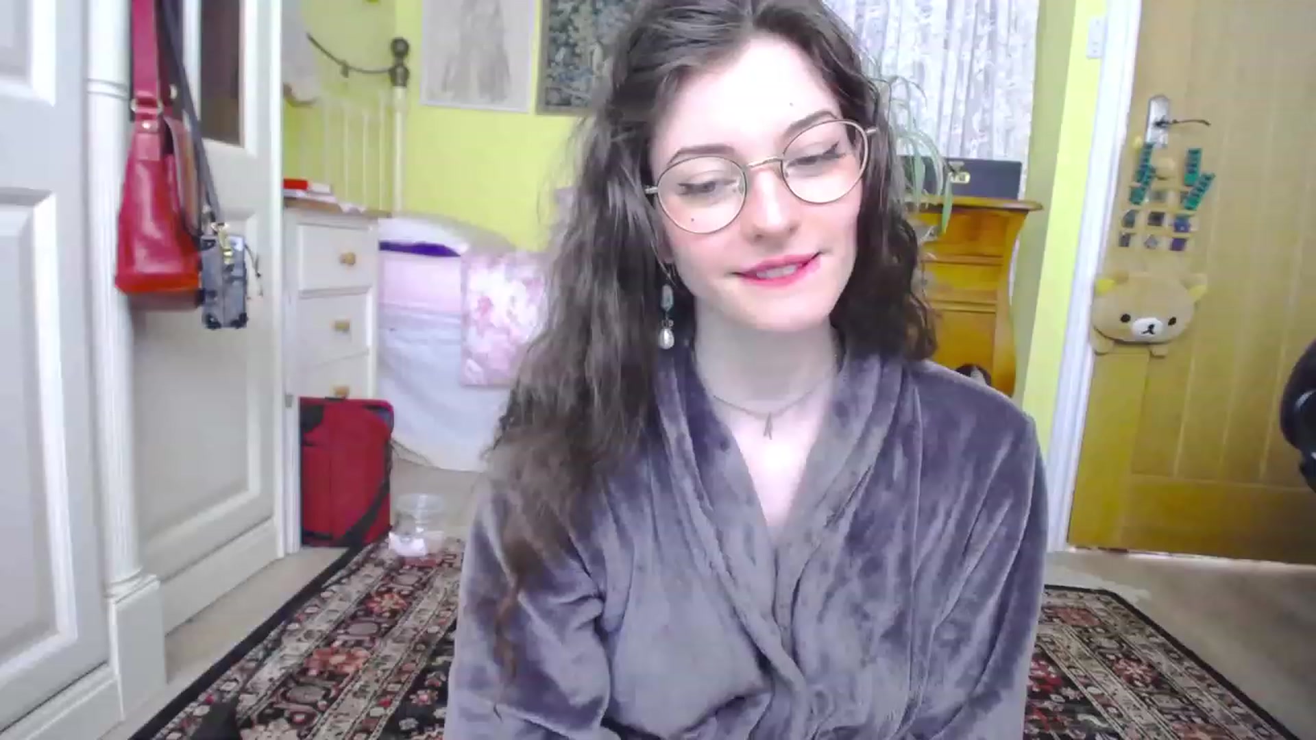 Gallery image thumbnail from viola__'s myfreecams stream on, 06/07/2023, 13:27 image 2 of 20