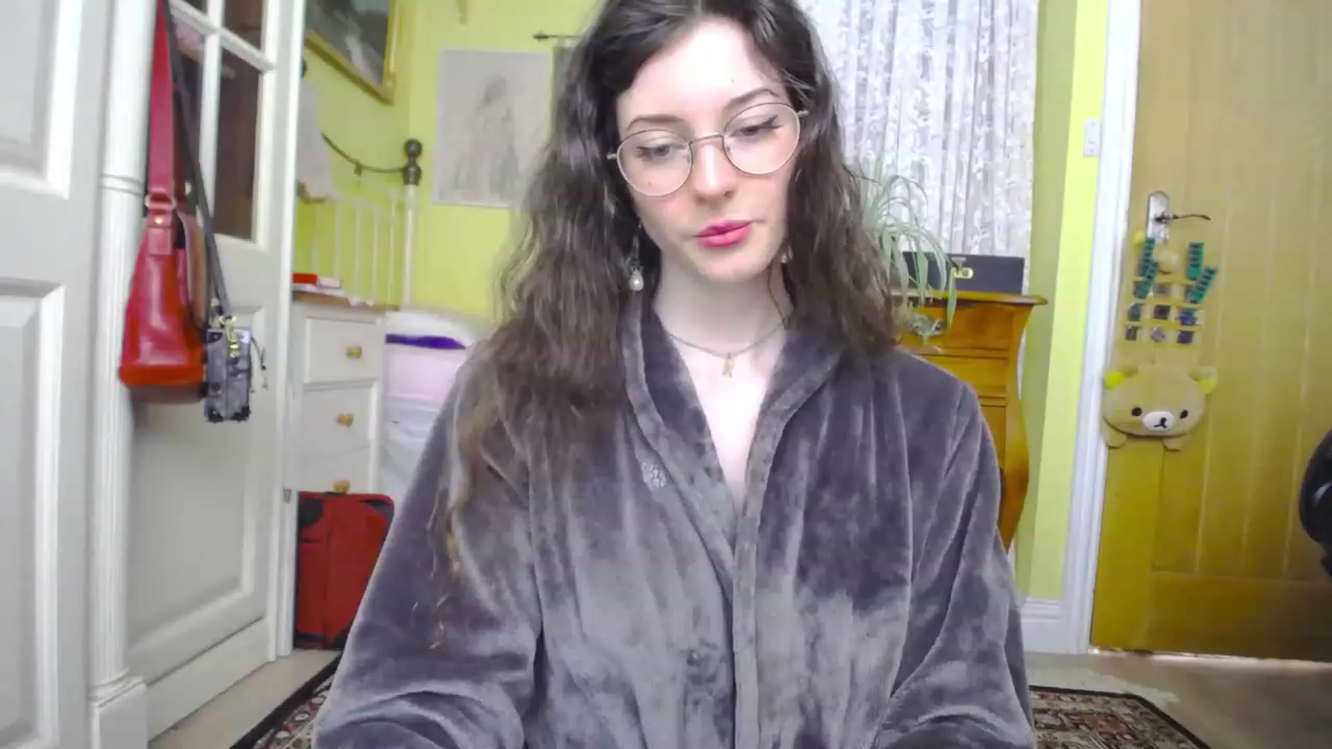 Gallery image thumbnail from viola__'s myfreecams stream on, 06/07/2023, 13:27 image 5 of 20