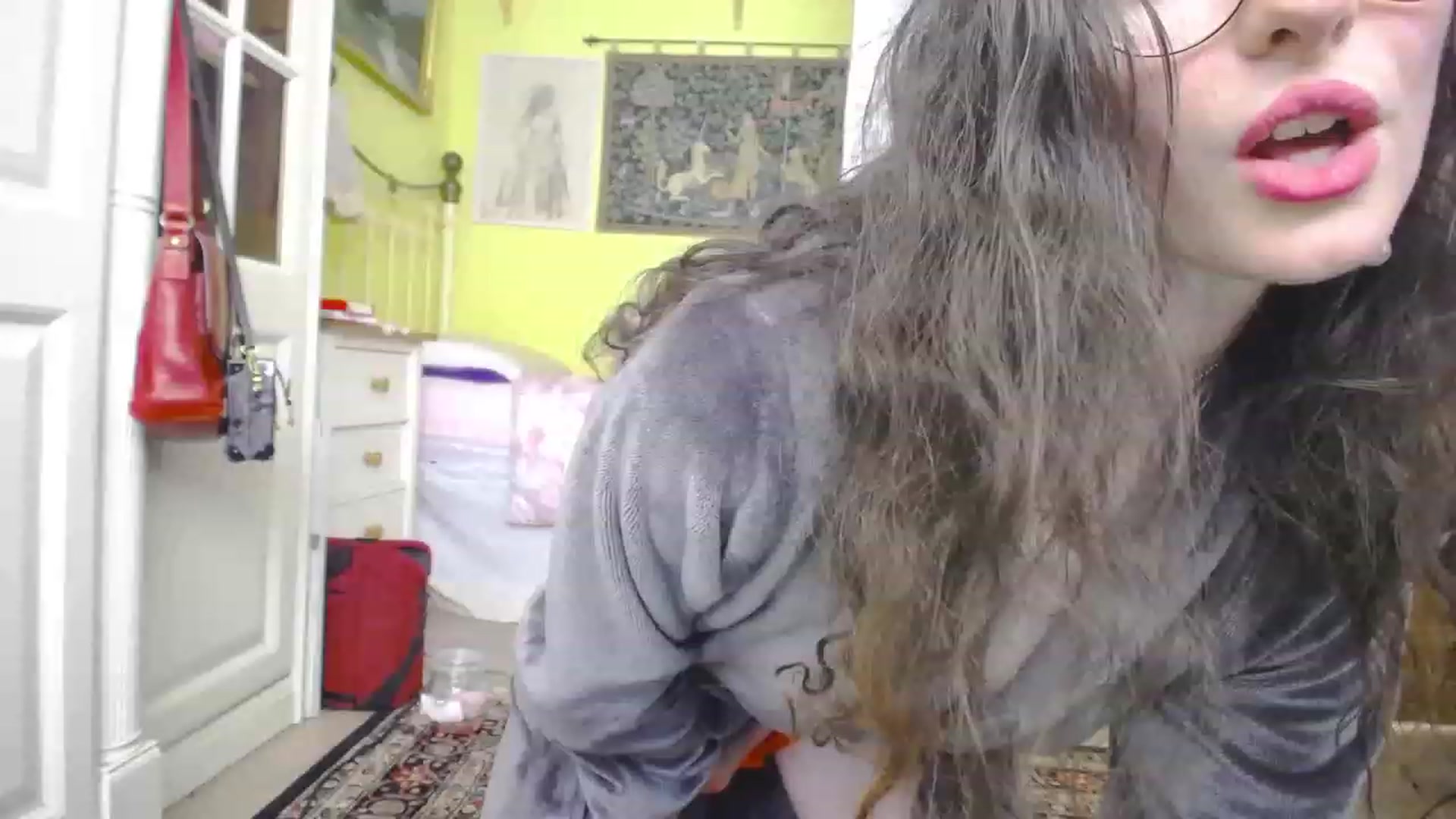Gallery image thumbnail from viola__'s myfreecams stream on, 06/07/2023, 13:27 image 15 of 20