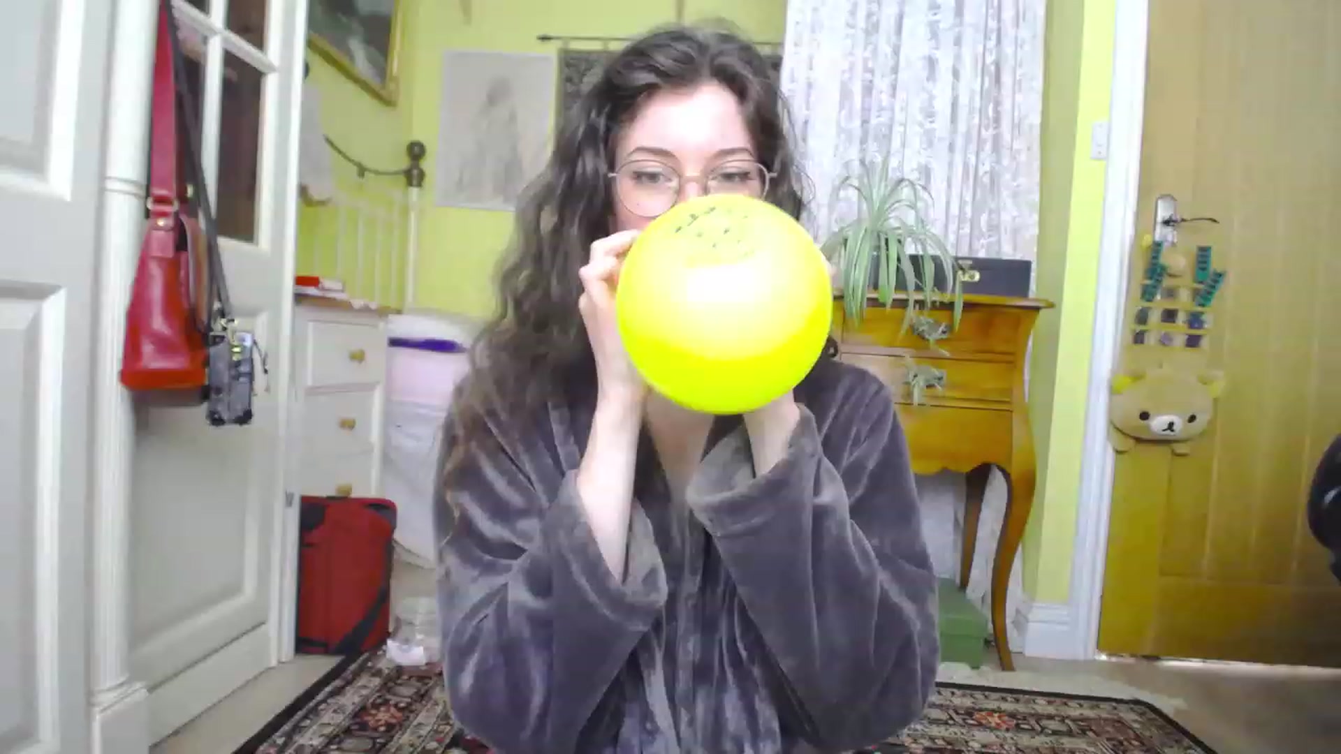 Gallery image thumbnail from viola__'s myfreecams stream on, 06/07/2023, 13:27 image 10 of 20