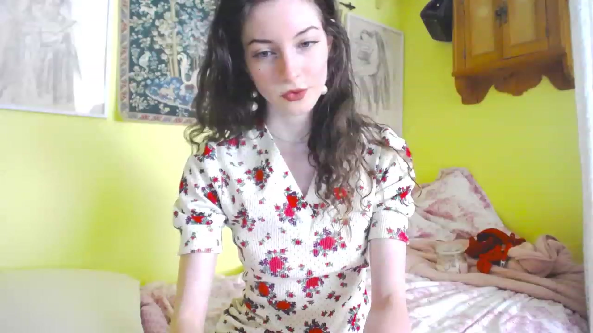 Gallery image thumbnail from viola__'s myfreecams stream on, 06/08/2023, 14:33 image 15 of 20