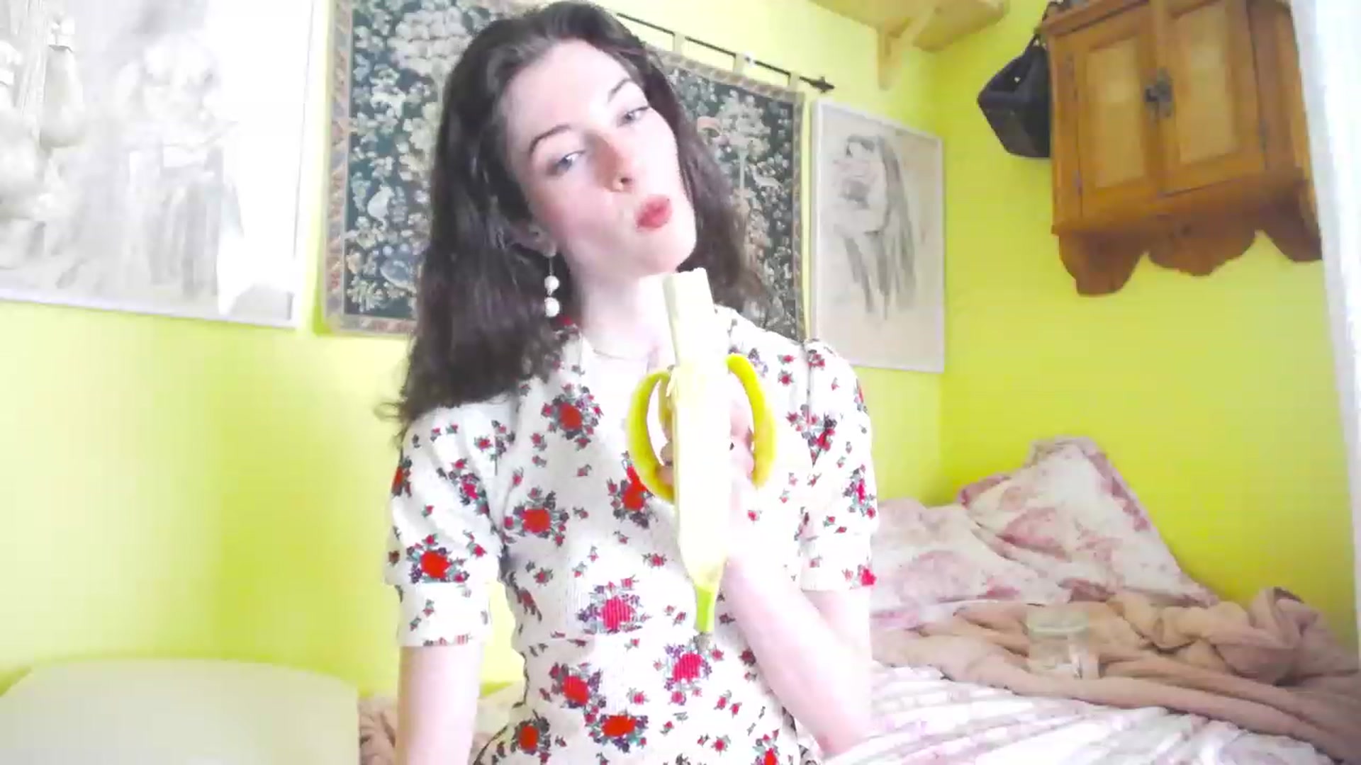 Gallery image thumbnail from viola__'s myfreecams stream on, 06/08/2023, 14:33 image 10 of 20