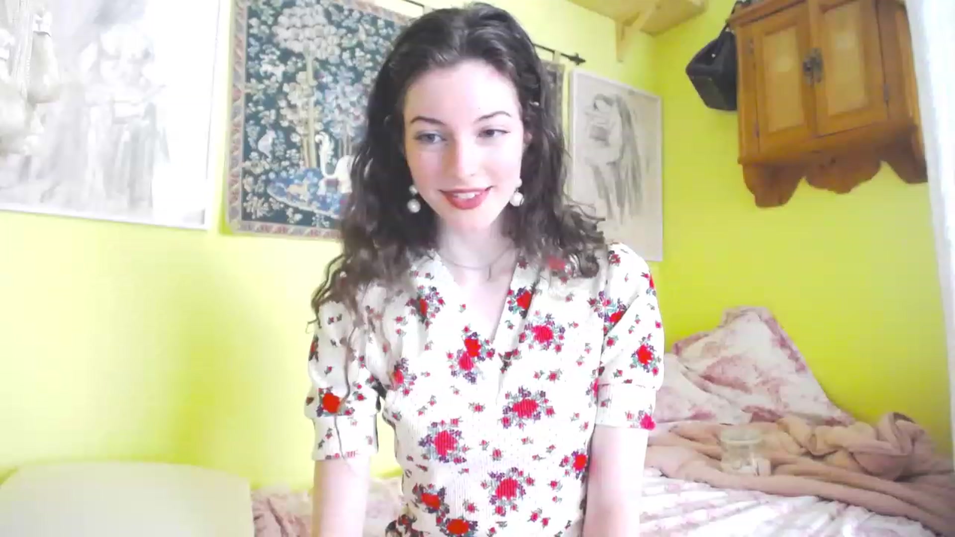 Gallery image thumbnail from viola__'s myfreecams stream on, 06/08/2023, 14:33 image 9 of 20