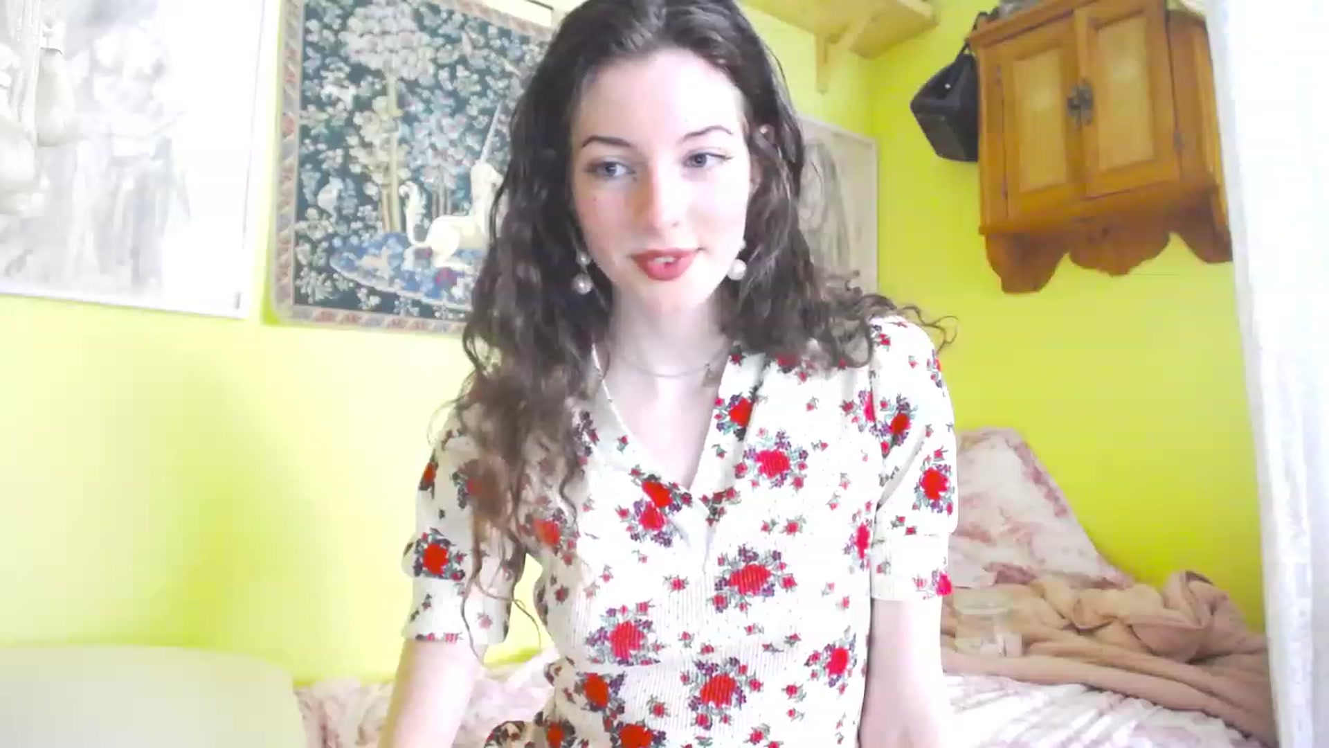 Gallery image thumbnail from viola__'s myfreecams stream on, 06/08/2023, 14:33 image 7 of 20