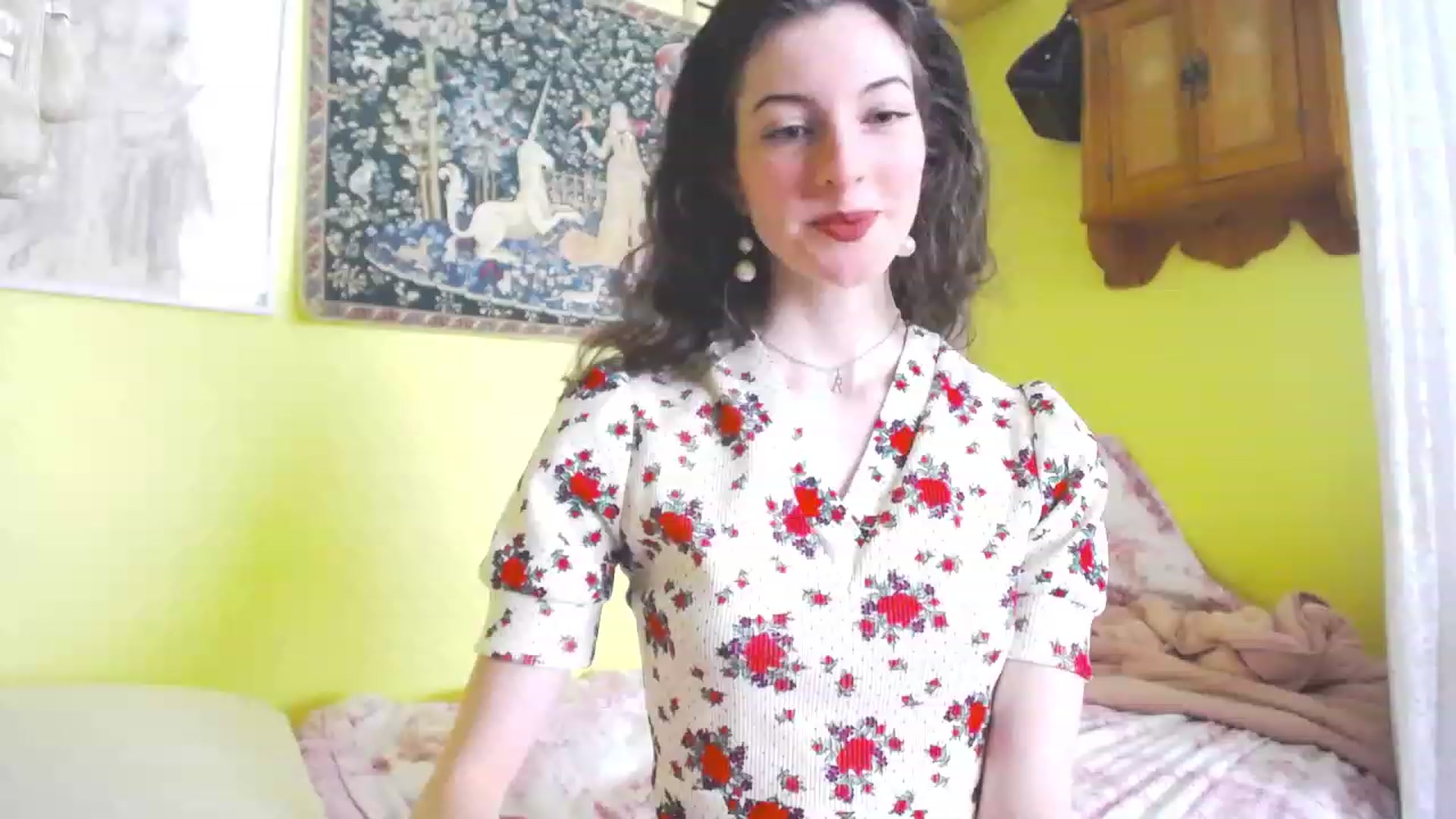 Gallery image thumbnail from viola__'s myfreecams stream on, 06/08/2023, 14:33 image 3 of 20