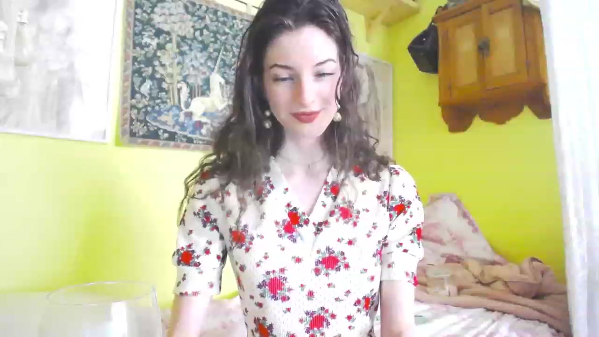 Gallery image thumbnail from viola__'s myfreecams stream on, 06/08/2023, 14:33 image 13 of 20