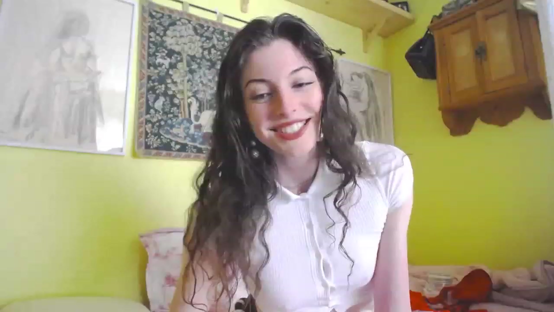 Gallery image thumbnail from viola__'s myfreecams stream on, 06/08/2023, 16:25 image 16 of 20