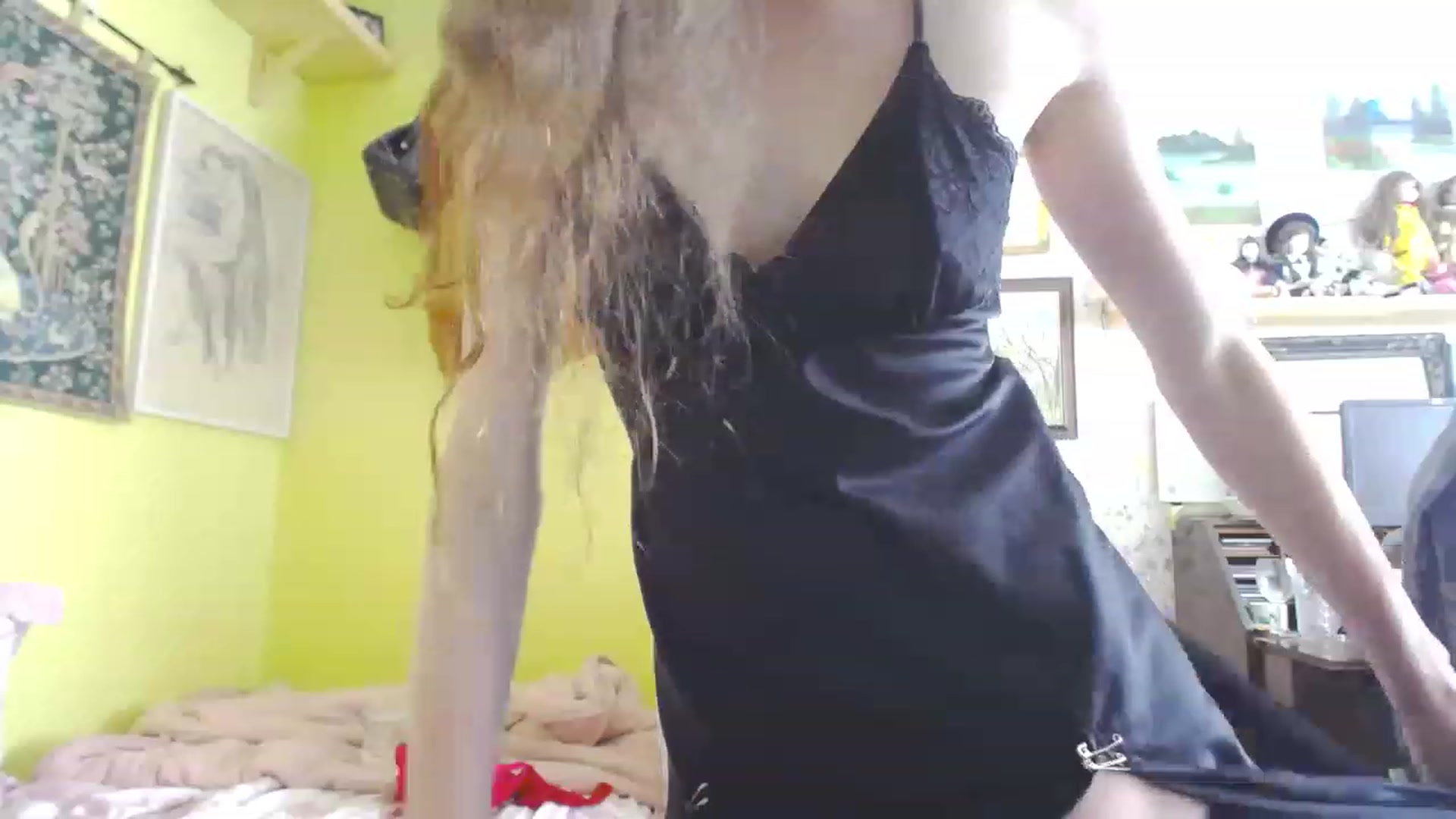 Gallery image thumbnail from viola__'s myfreecams stream on, 06/08/2023, 16:25 image 19 of 20
