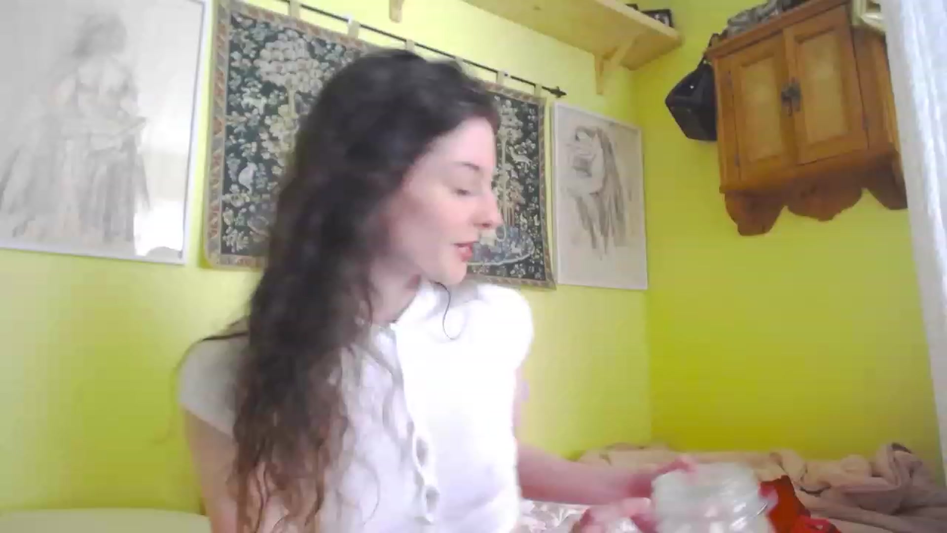 Gallery image thumbnail from viola__'s myfreecams stream on, 06/08/2023, 16:25 image 18 of 20