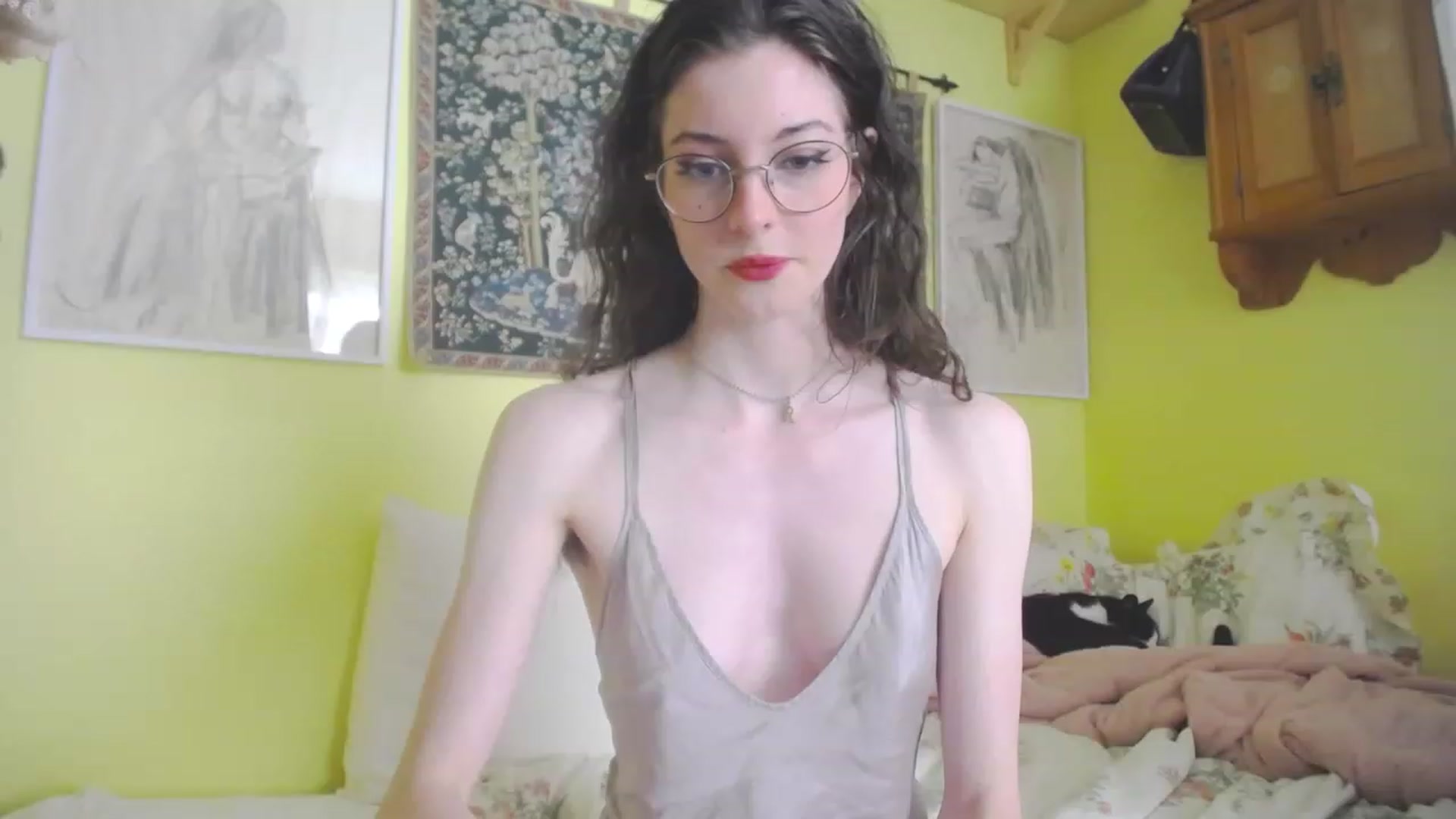 Gallery image thumbnail from viola__'s myfreecams stream on, 06/16/2023, 14:19 image 18 of 20