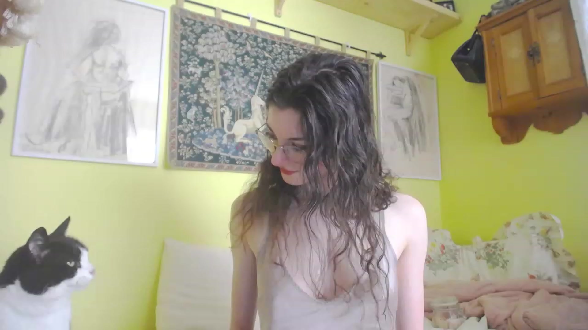 Gallery image thumbnail from viola__'s myfreecams stream on, 06/16/2023, 17:03 image 9 of 20