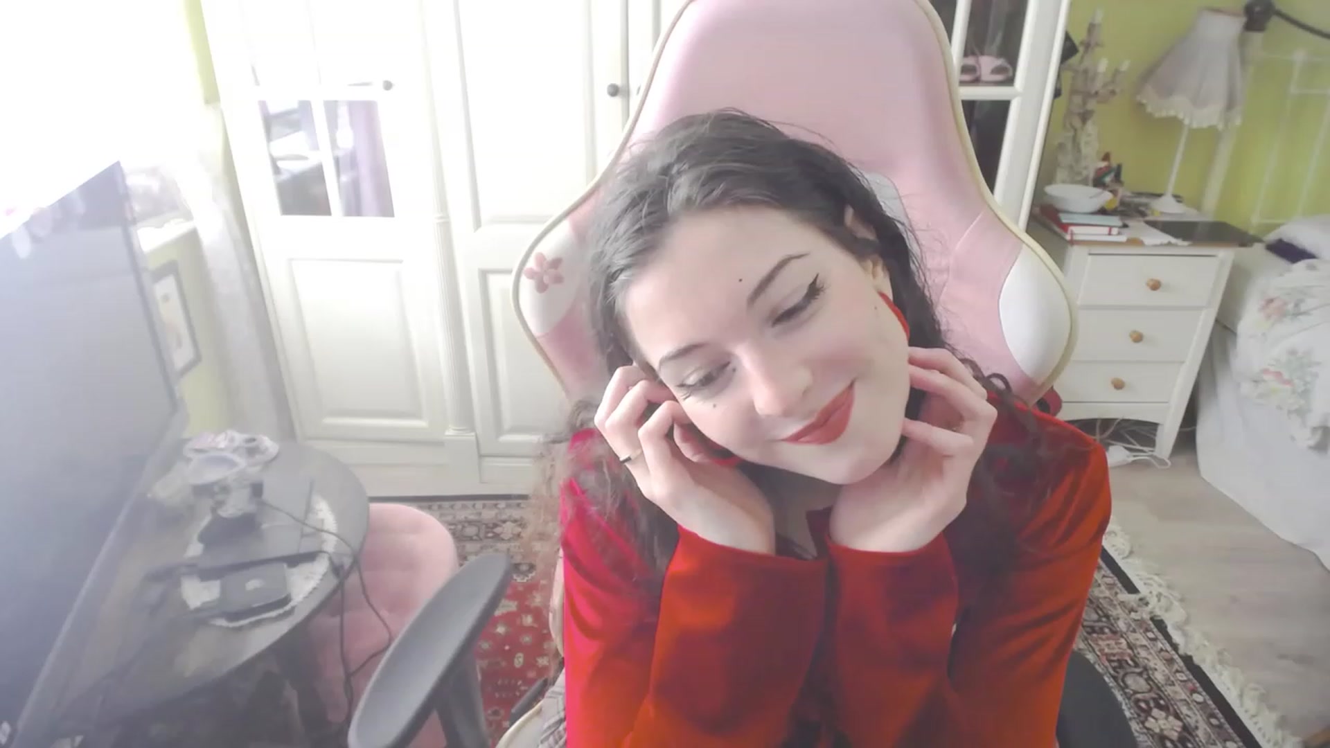 Gallery image thumbnail from viola__'s myfreecams stream on, 06/28/2023, 13:34 image 7 of 20