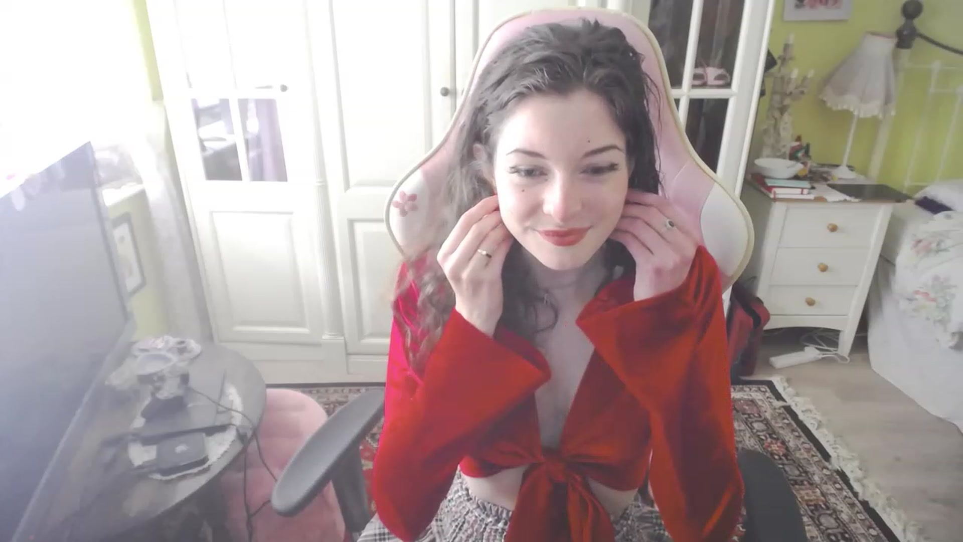 Gallery image thumbnail from viola__'s myfreecams stream on, 06/28/2023, 13:34 image 4 of 20