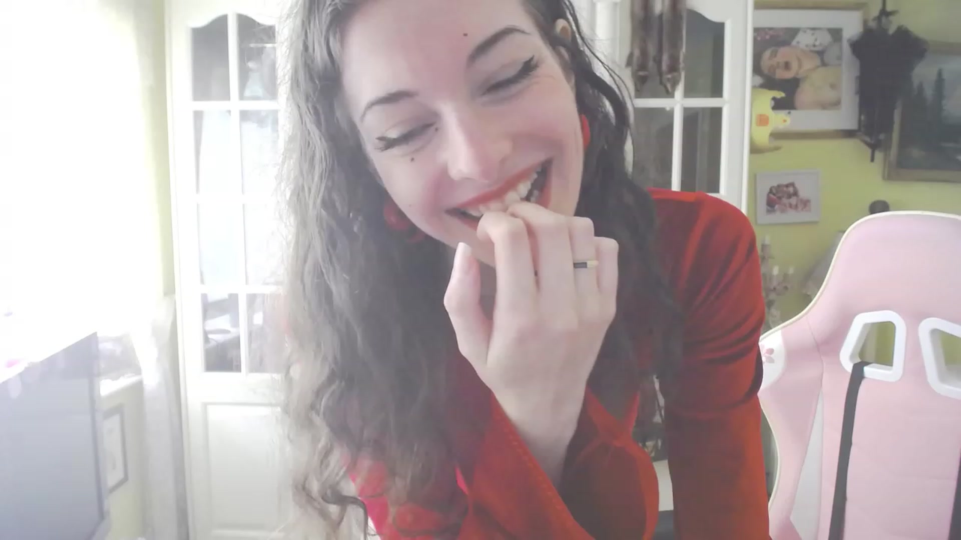Gallery image thumbnail from viola__'s myfreecams stream on, 06/28/2023, 13:34 image 16 of 20