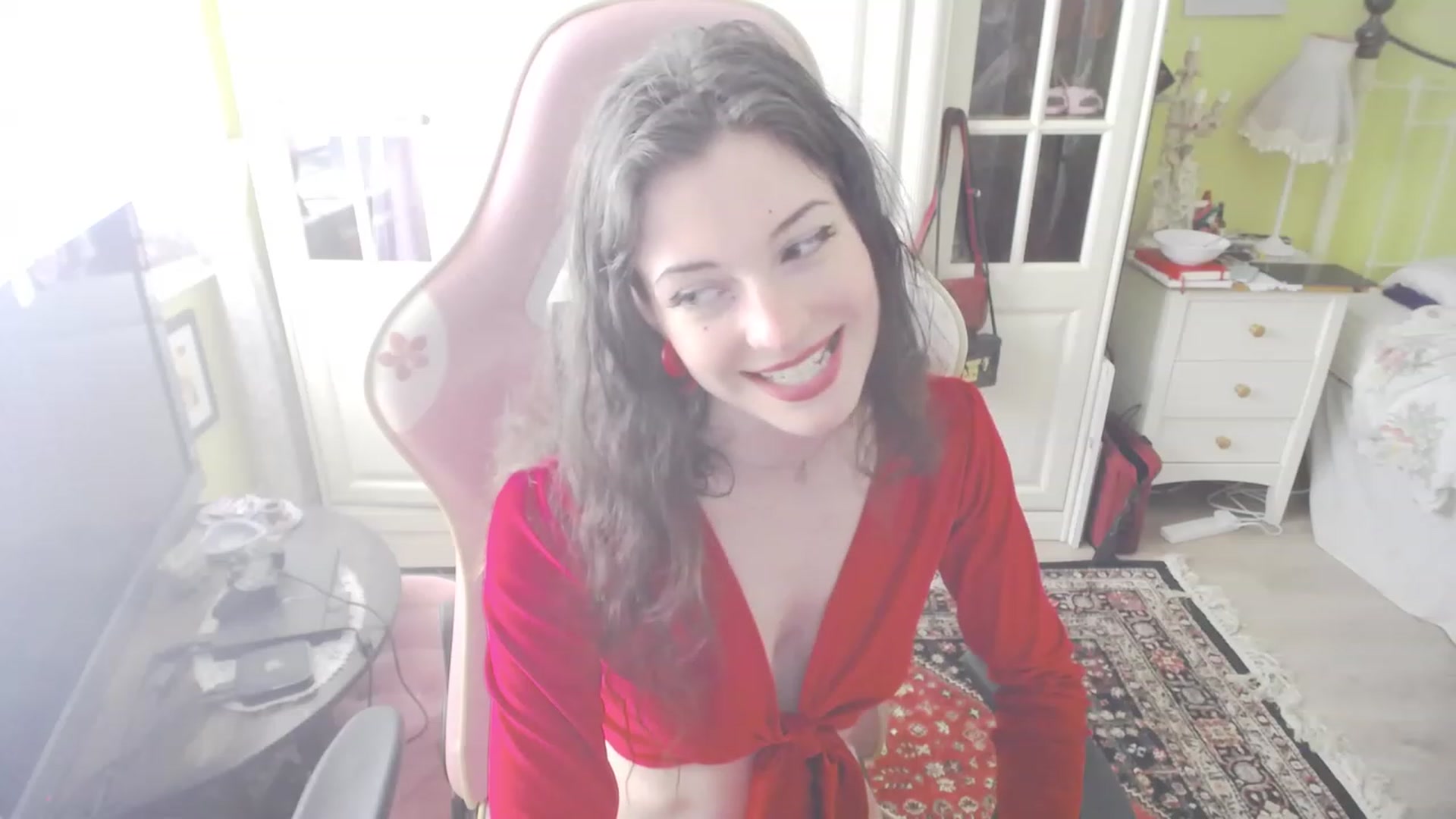 Gallery image thumbnail from viola__'s myfreecams stream on, 06/28/2023, 13:49 image 18 of 20