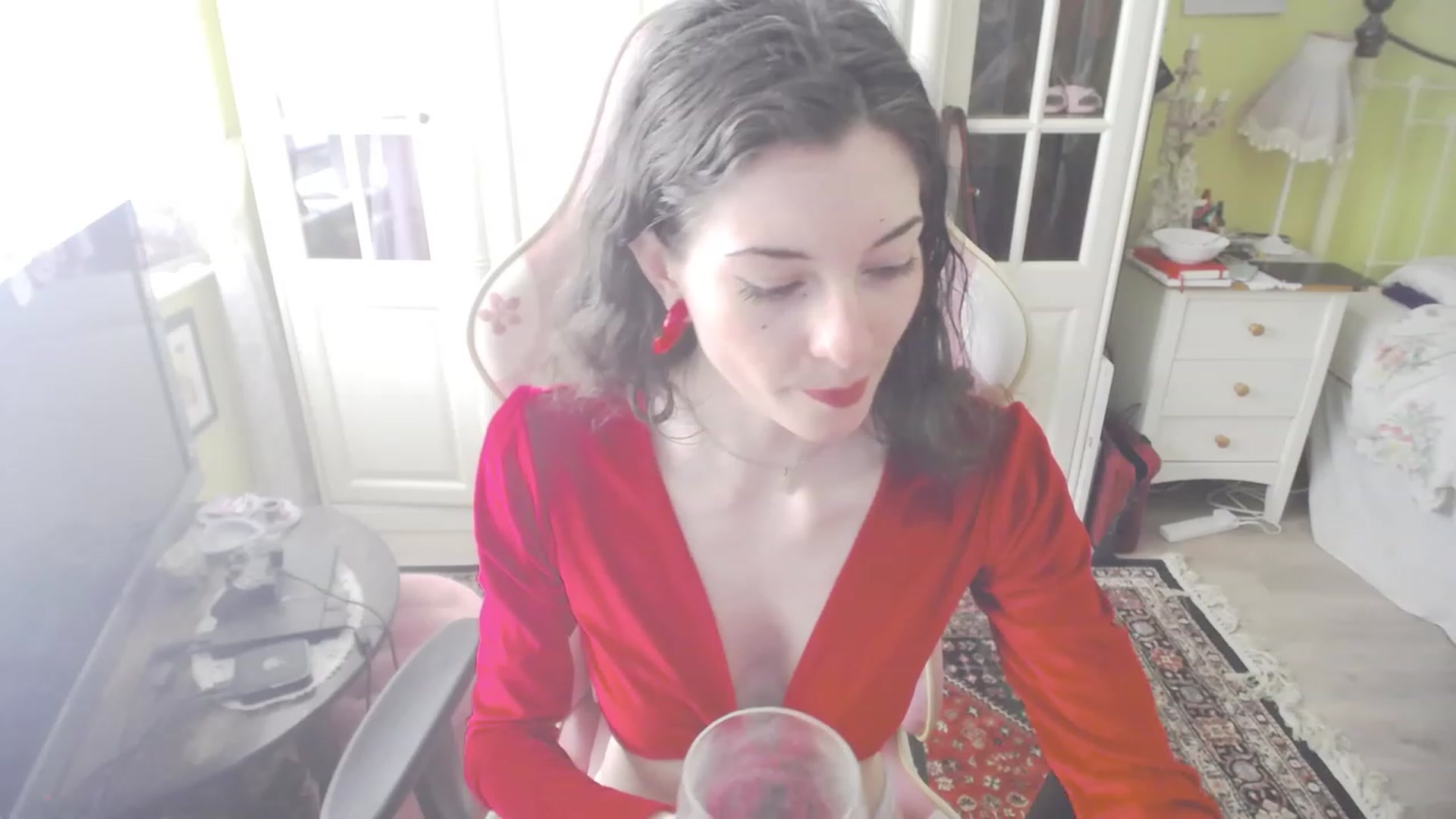 Gallery image thumbnail from viola__'s myfreecams stream on, 06/28/2023, 13:49 image 6 of 20
