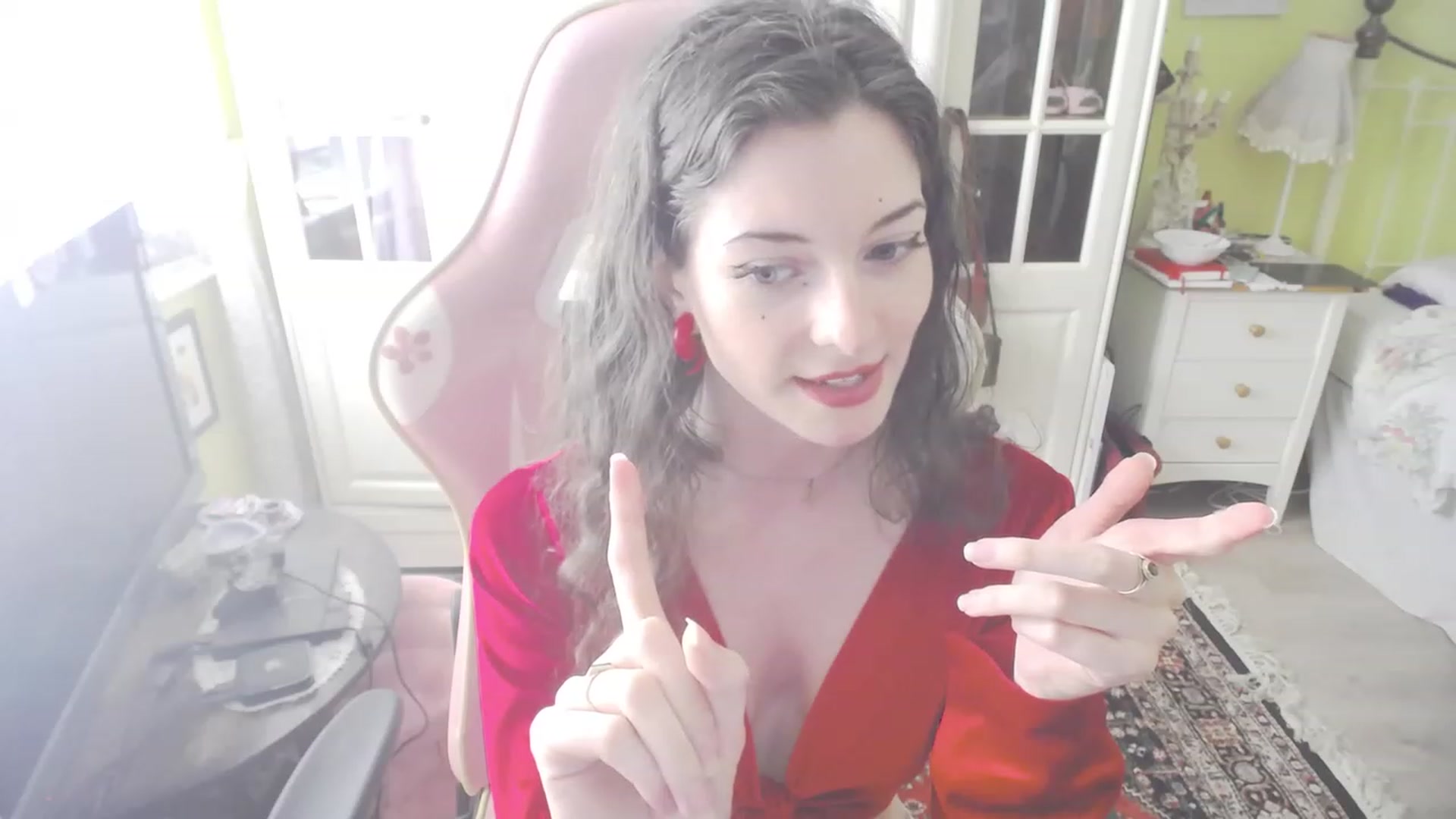 Gallery image thumbnail from viola__'s myfreecams stream on, 06/28/2023, 13:49 image 16 of 20