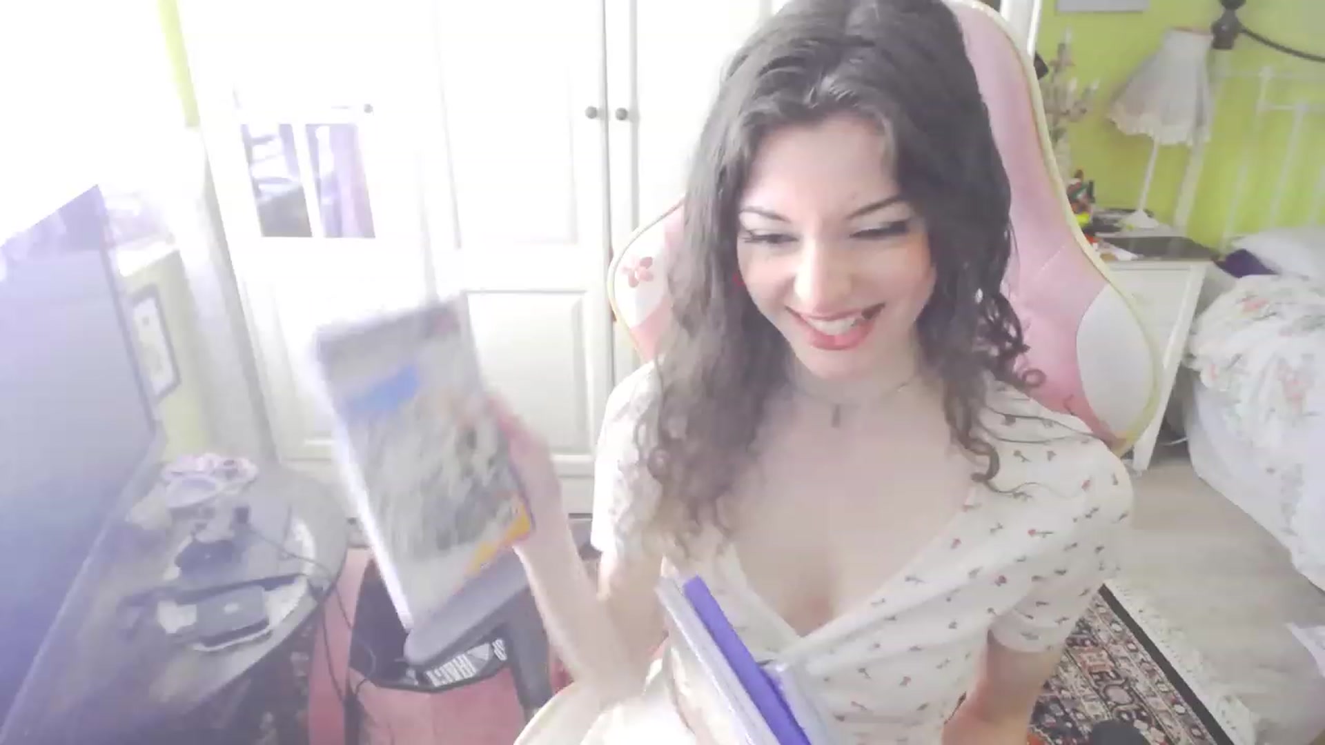 Gallery image thumbnail from viola__'s myfreecams stream on, 06/29/2023, 14:05 image 3 of 20