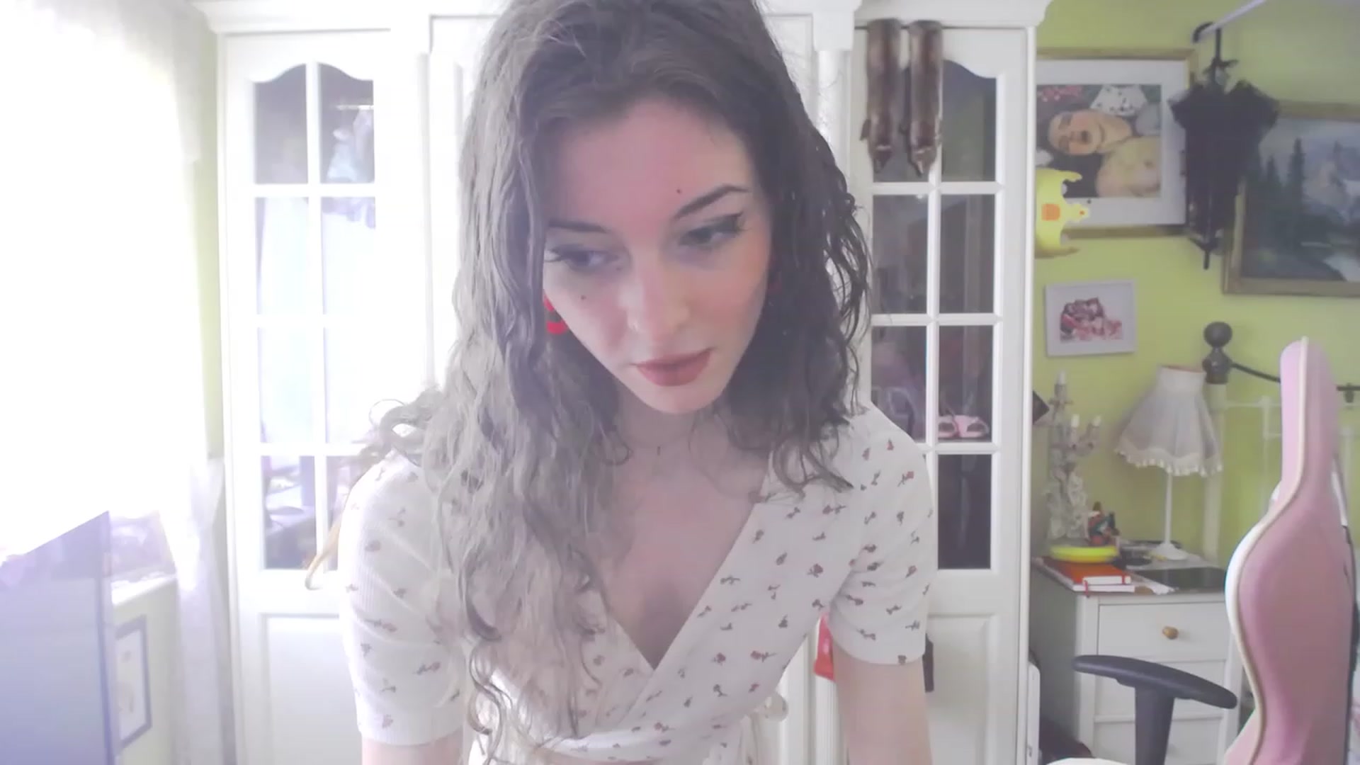 Gallery image thumbnail from viola__'s myfreecams stream on, 06/29/2023, 14:05 image 11 of 20