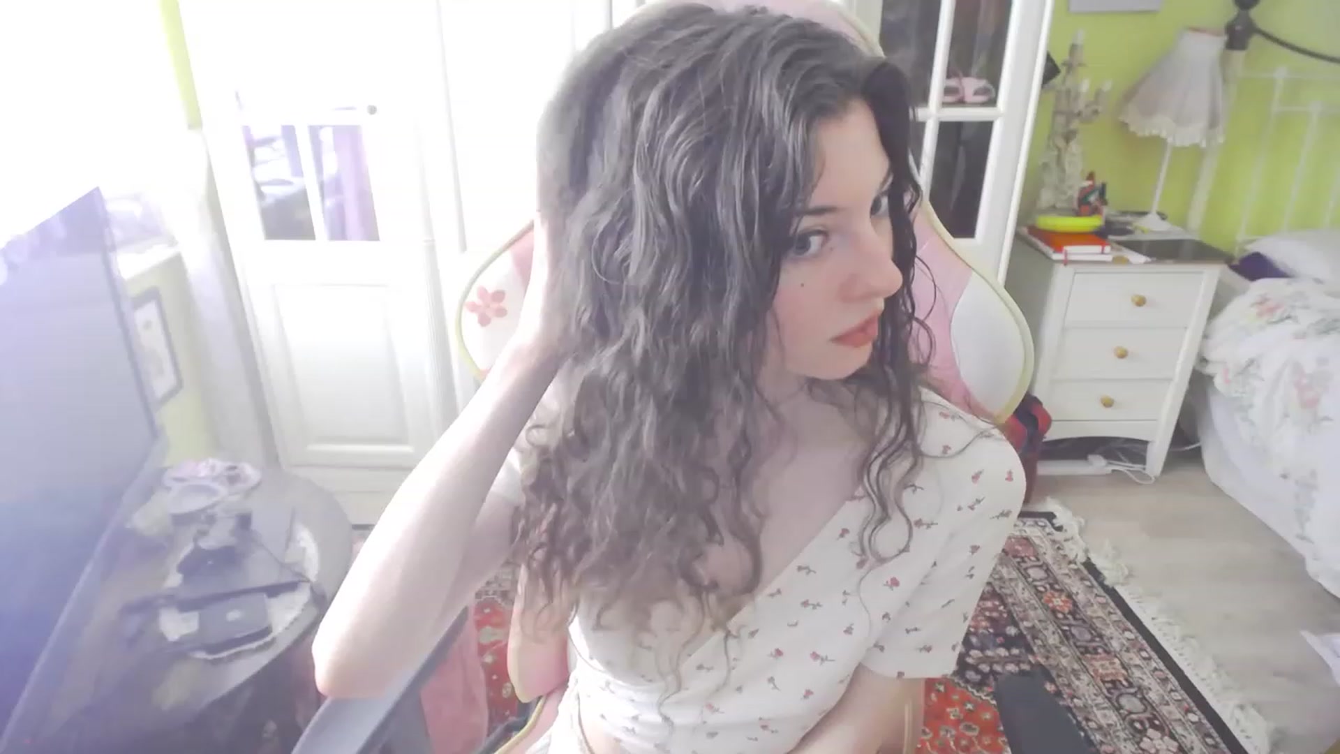 Gallery image thumbnail from viola__'s myfreecams stream on, 06/29/2023, 14:05 image 4 of 20
