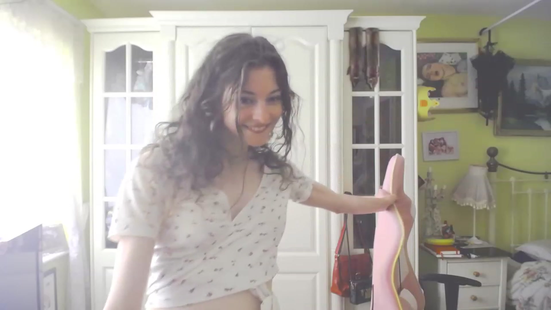 Gallery image thumbnail from viola__'s myfreecams stream on, 06/29/2023, 14:05 image 18 of 20
