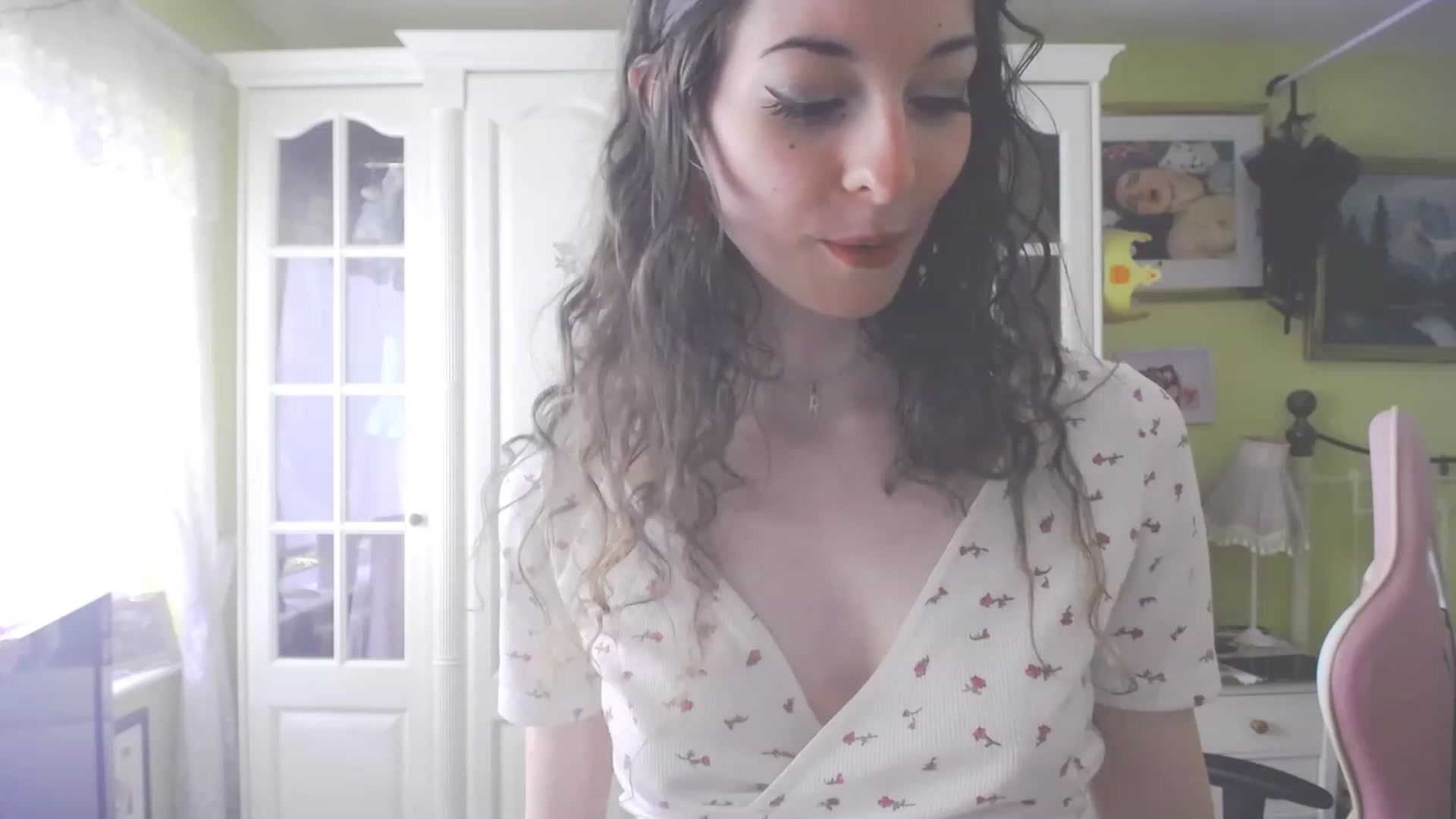 Gallery image thumbnail from viola__'s myfreecams stream on, 06/29/2023, 14:05 image 12 of 20