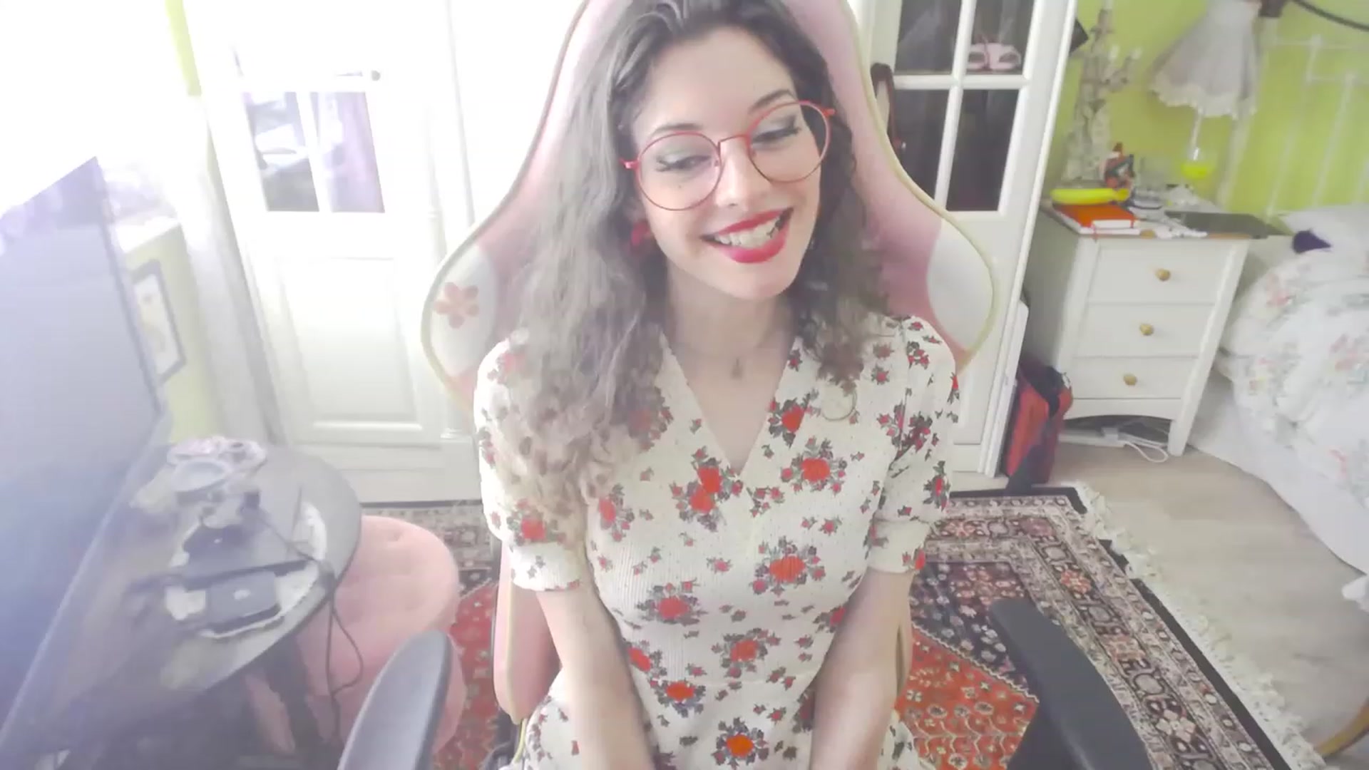 Gallery image thumbnail from viola__'s myfreecams stream on, 06/30/2023, 16:54 image 6 of 20