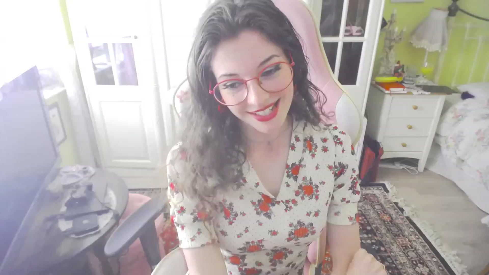 Gallery image thumbnail from viola__'s myfreecams stream on, 06/30/2023, 16:54 image 7 of 20
