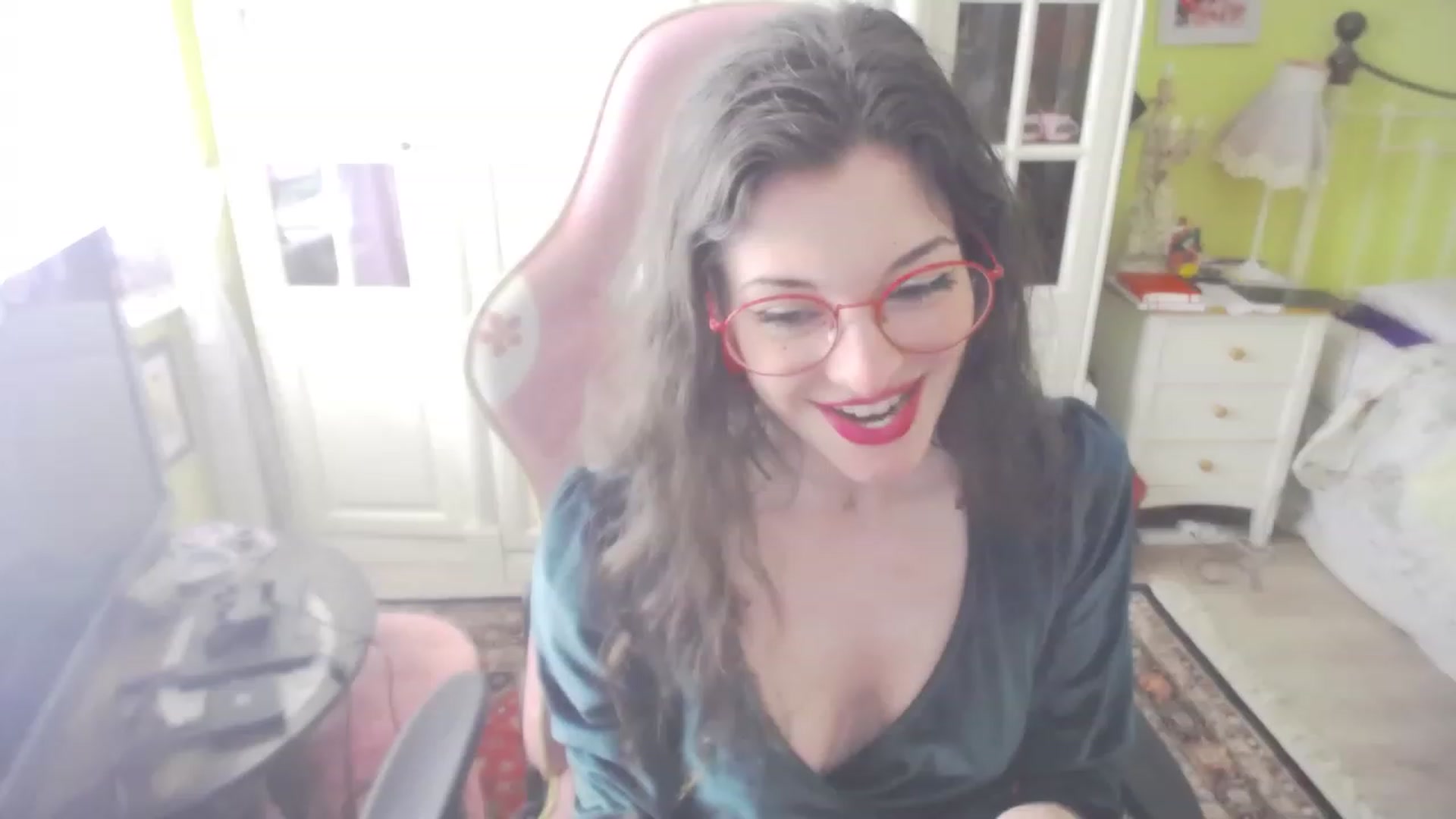 Gallery image thumbnail from viola__'s myfreecams stream on, 07/06/2023, 13:48 image 17 of 20