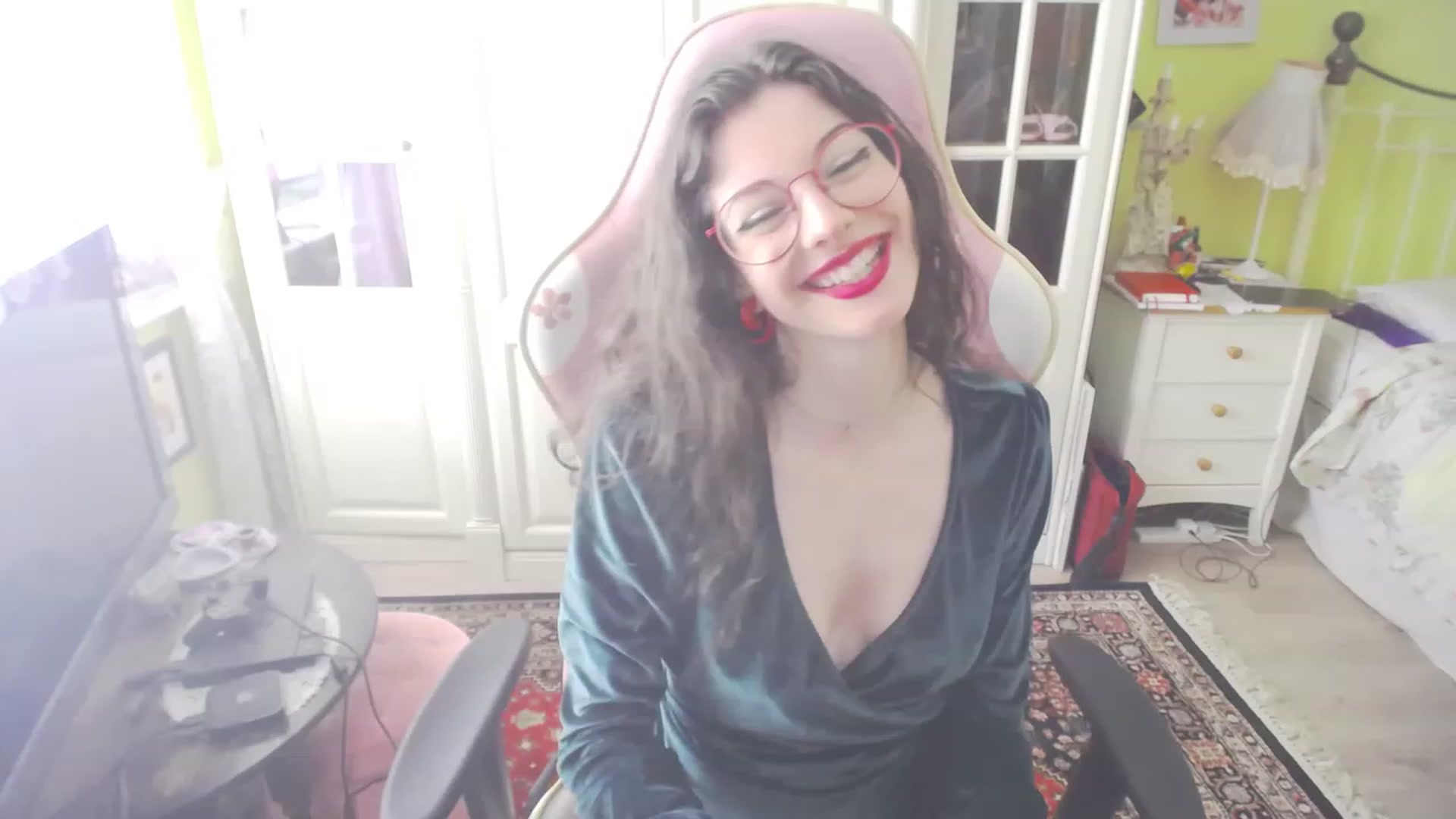 Gallery image thumbnail from viola__'s myfreecams stream on, 07/06/2023, 13:48 image 15 of 20