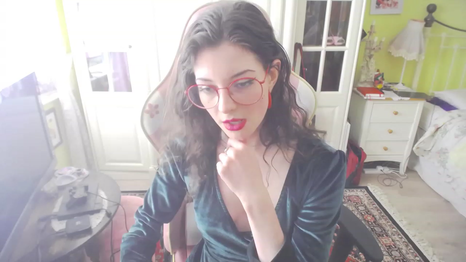 Gallery image thumbnail from viola__'s myfreecams stream on, 07/06/2023, 13:48 image 18 of 20