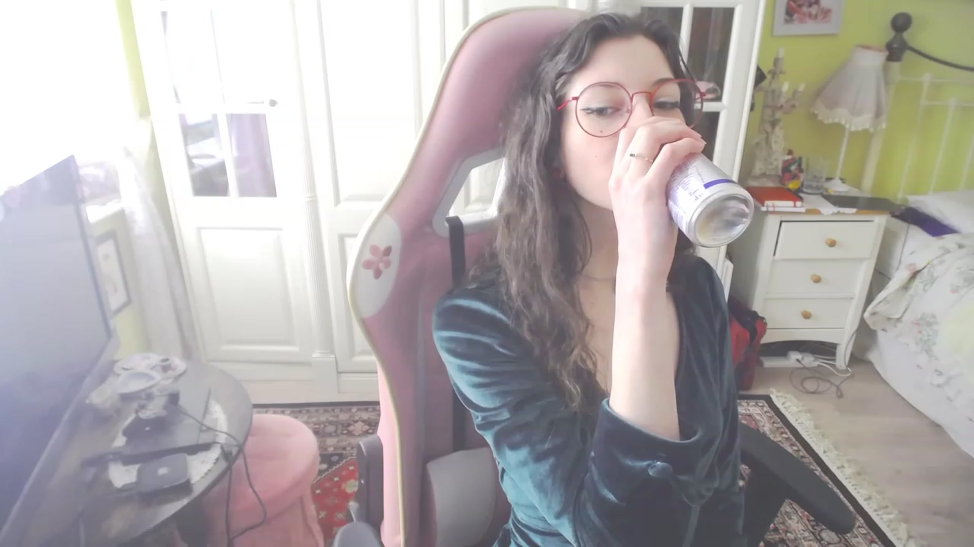 Gallery image thumbnail from viola__'s myfreecams stream on, 07/06/2023, 13:48 image 3 of 20