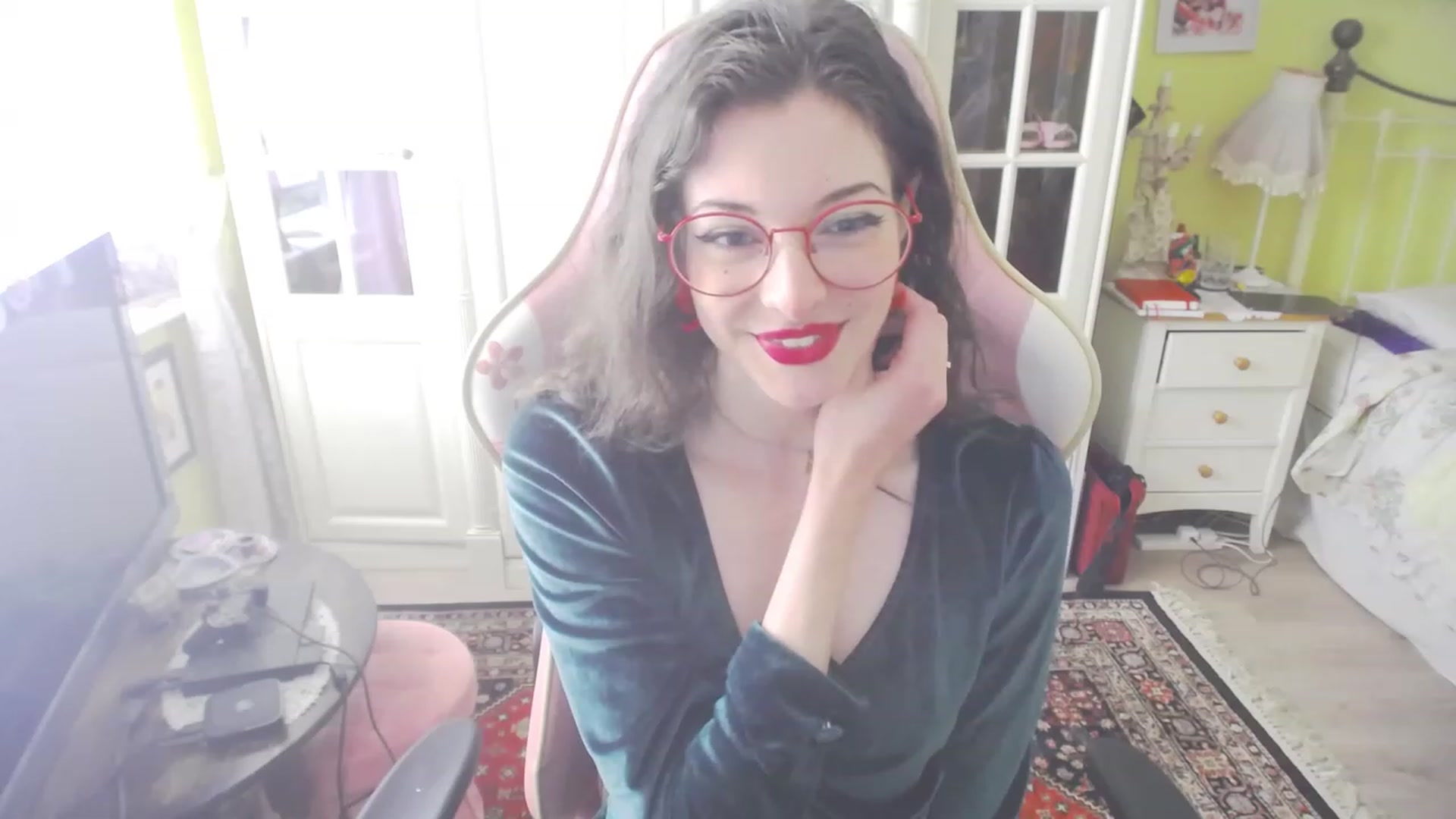 Gallery image thumbnail from viola__'s myfreecams stream on, 07/06/2023, 13:48 image 4 of 20