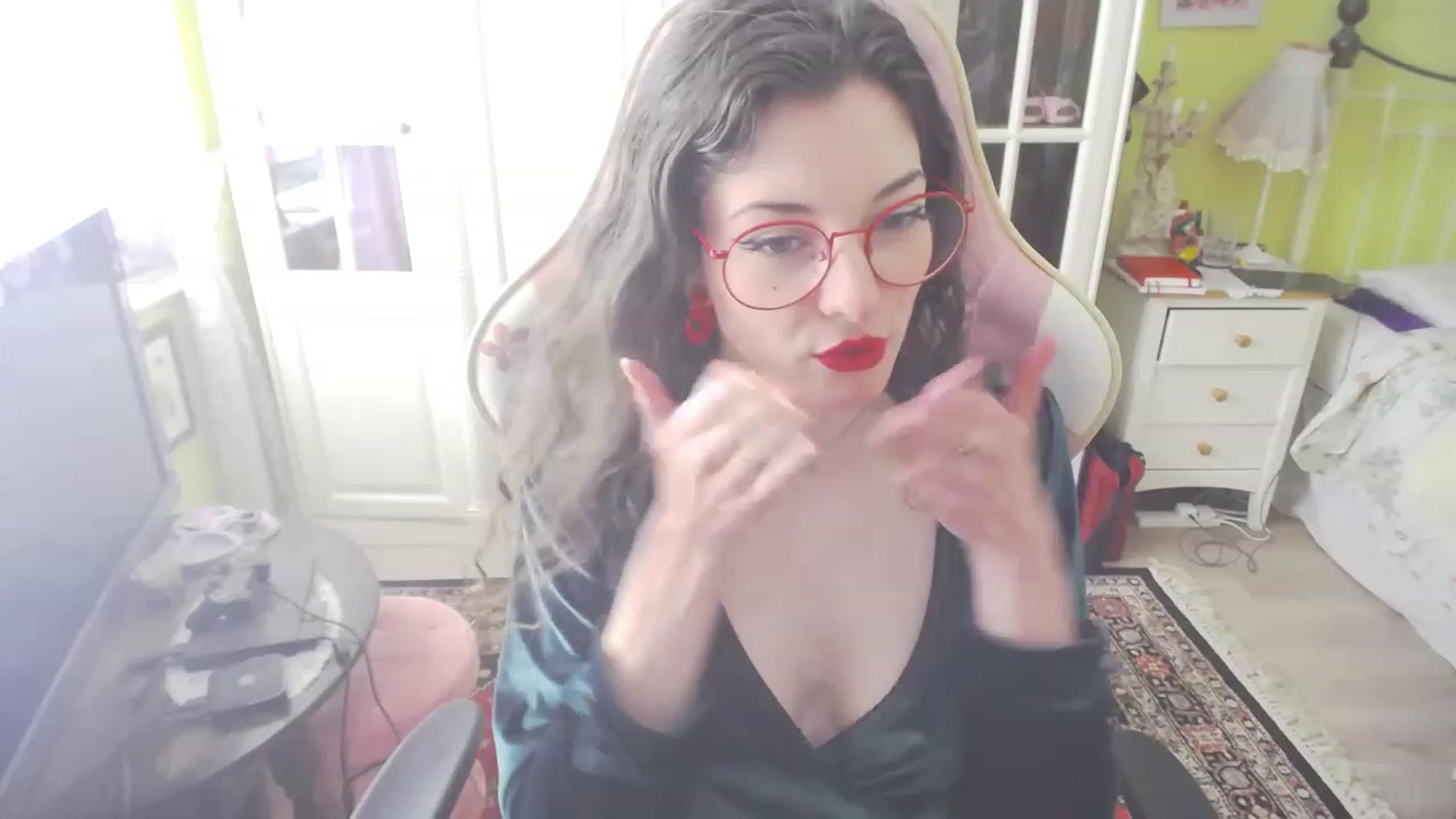 Gallery image thumbnail from viola__'s myfreecams stream on, 07/06/2023, 13:48 image 2 of 20