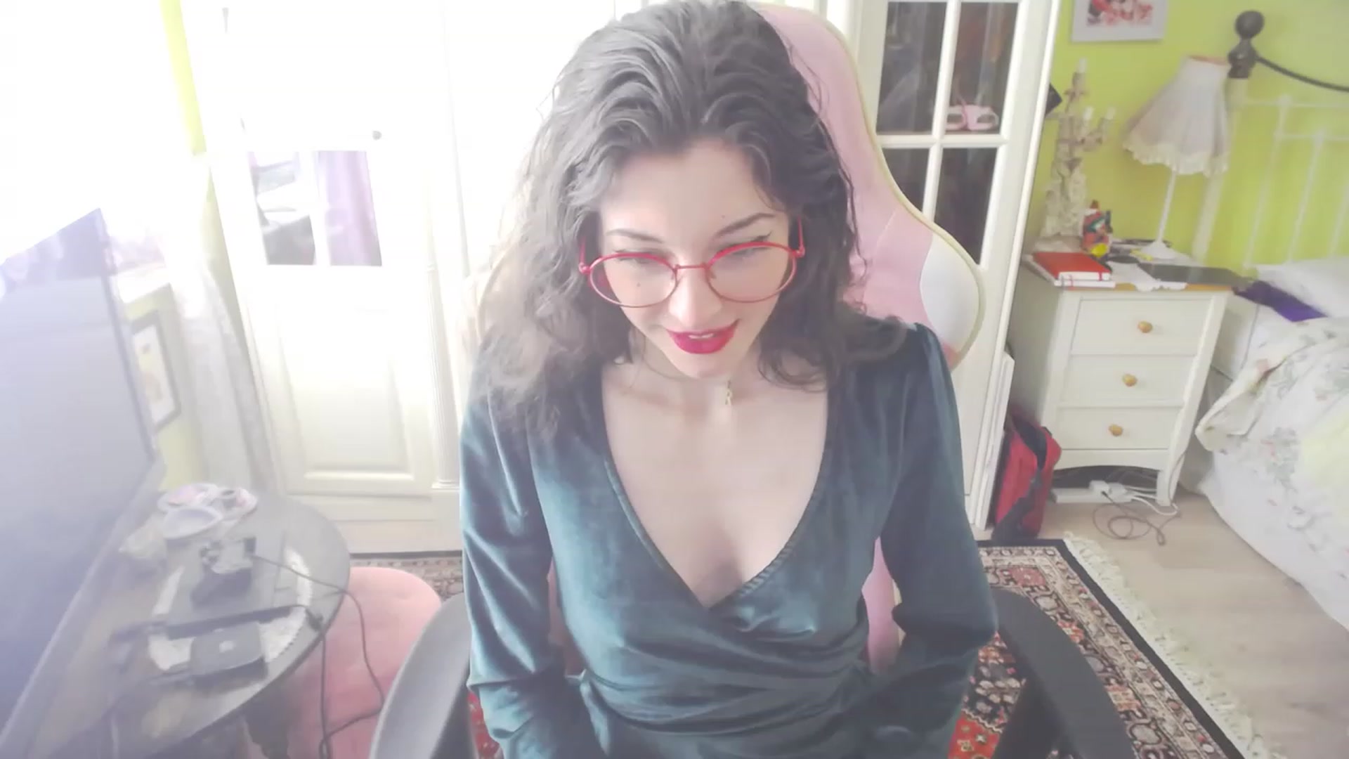 Gallery image thumbnail from viola__'s myfreecams stream on, 07/06/2023, 14:44 image 1 of 20