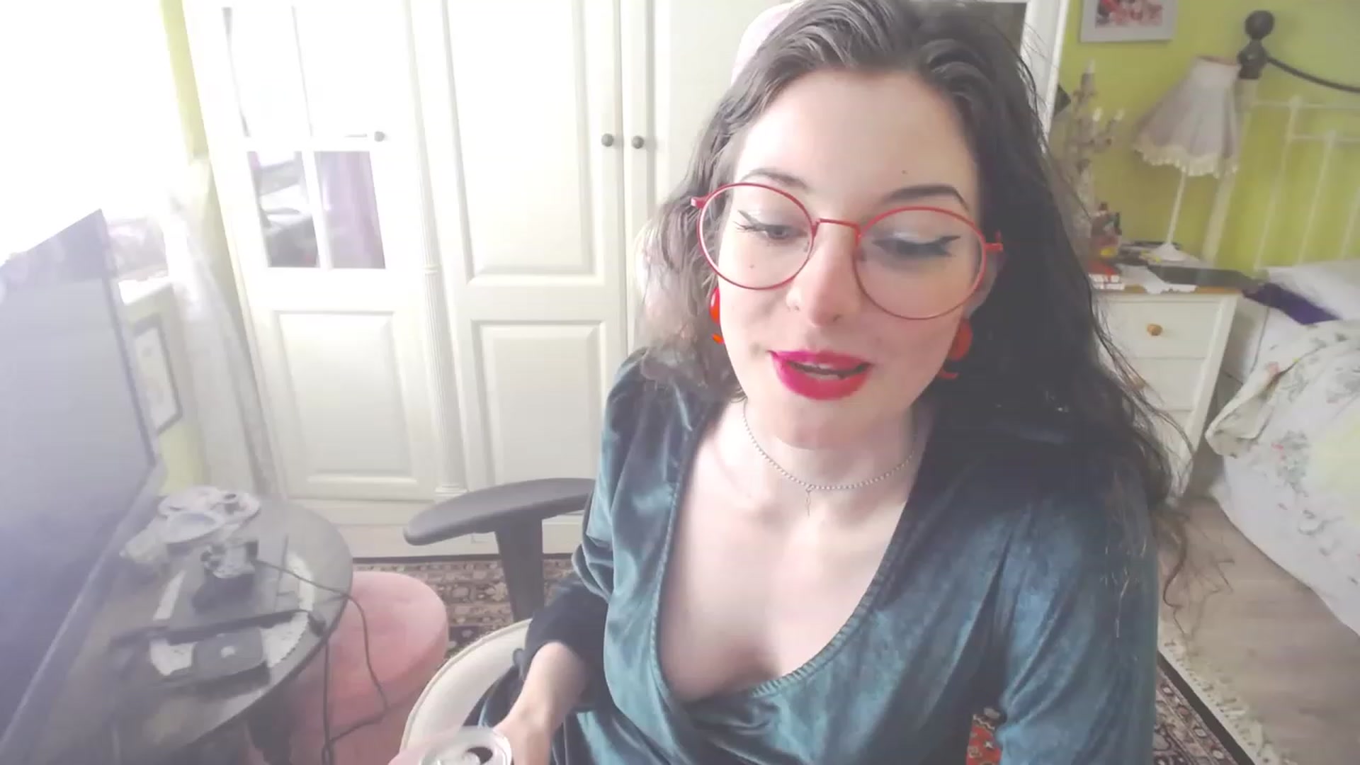 Gallery image thumbnail from viola__'s myfreecams stream on, 07/06/2023, 14:44 image 3 of 20