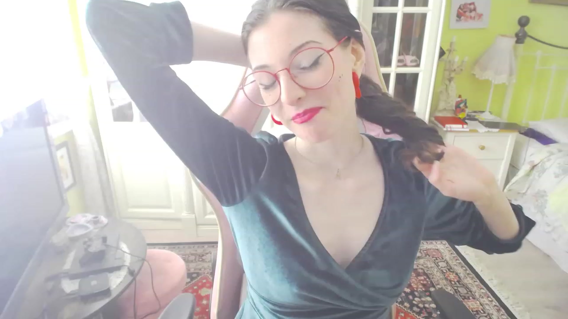 Gallery image thumbnail from viola__'s myfreecams stream on, 07/06/2023, 14:44 image 15 of 20