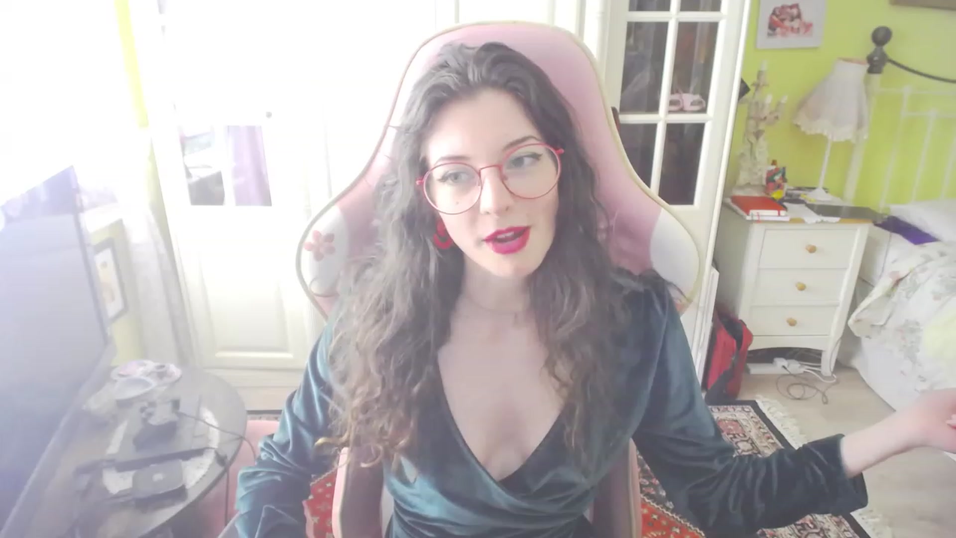 Gallery image thumbnail from viola__'s myfreecams stream on, 07/06/2023, 14:44 image 17 of 20
