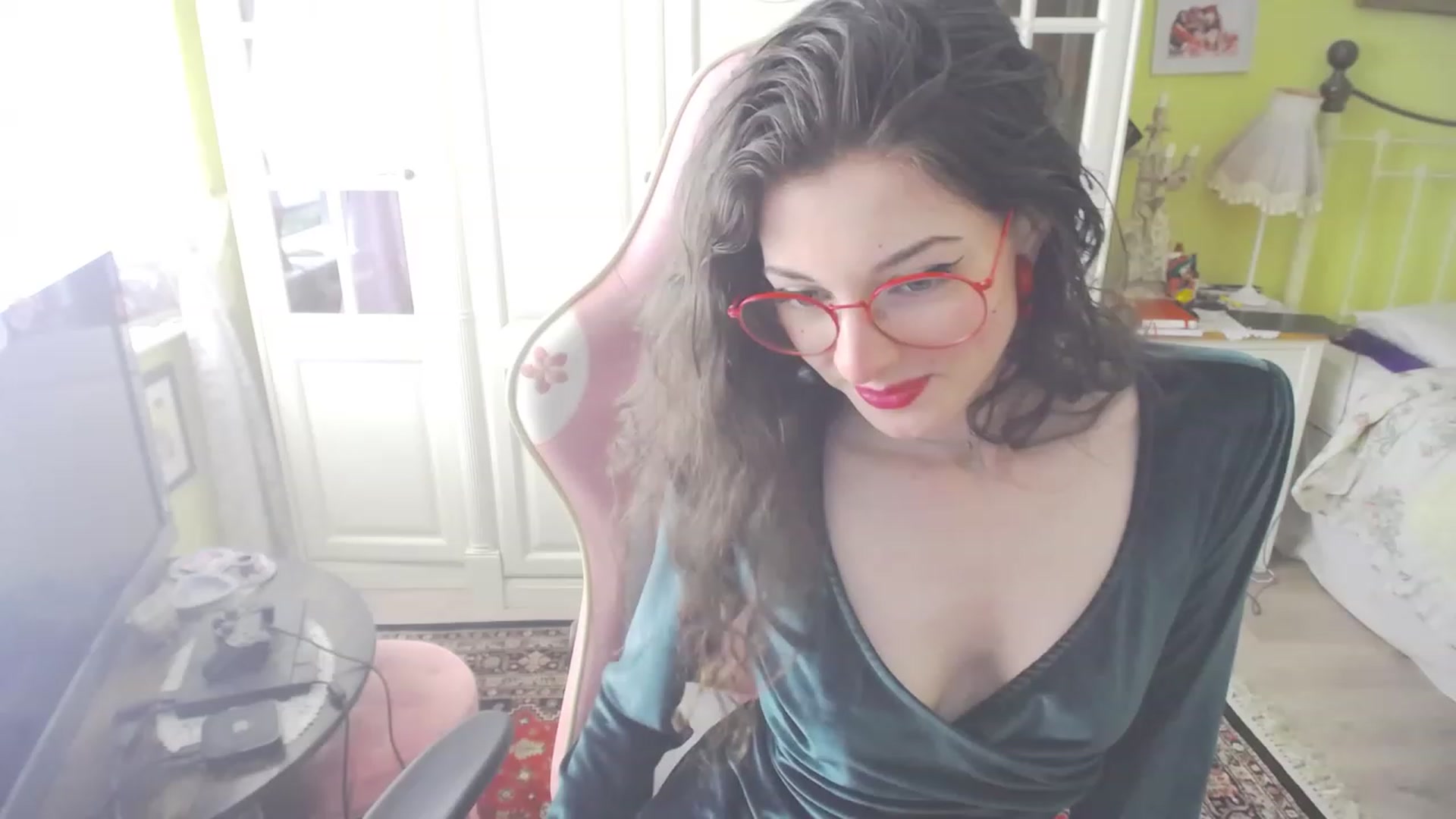 Gallery image thumbnail from viola__'s myfreecams stream on, 07/06/2023, 14:44 image 16 of 20