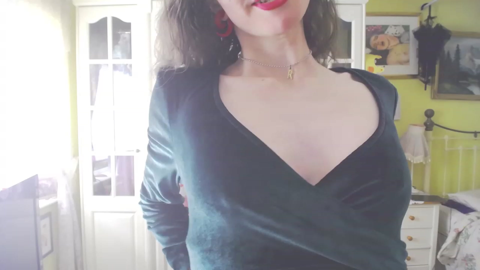 Gallery image thumbnail from viola__'s myfreecams stream on, 07/06/2023, 14:44 image 4 of 20